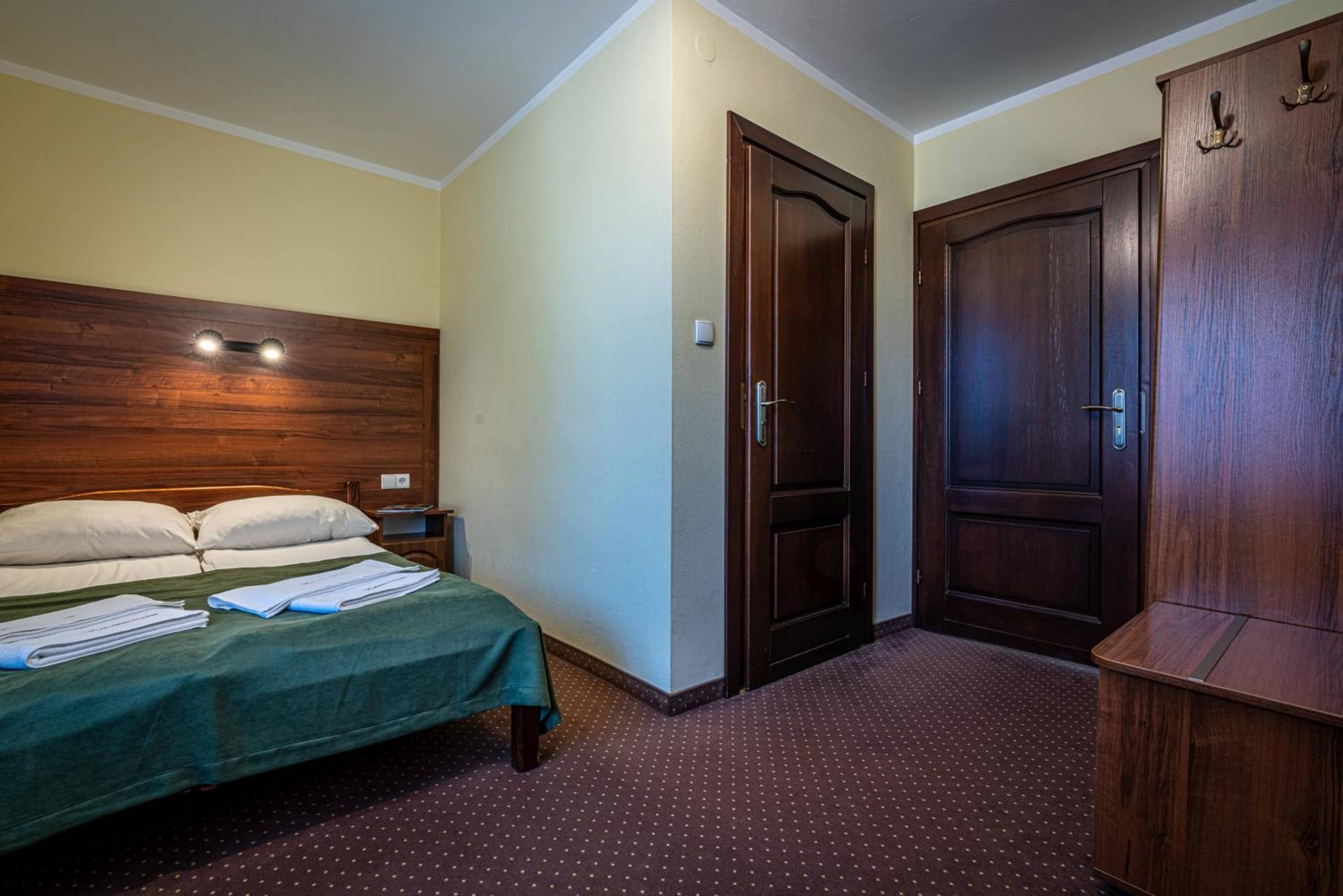 Double or Twin Room - Photo 16