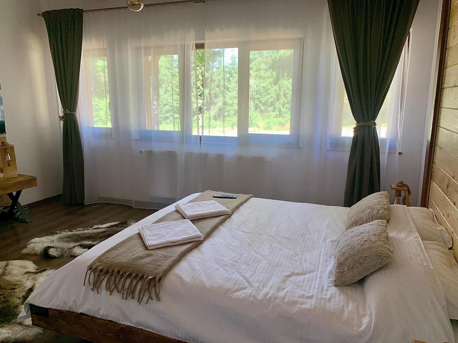 Deluxe Double Room with Balcony photo 2