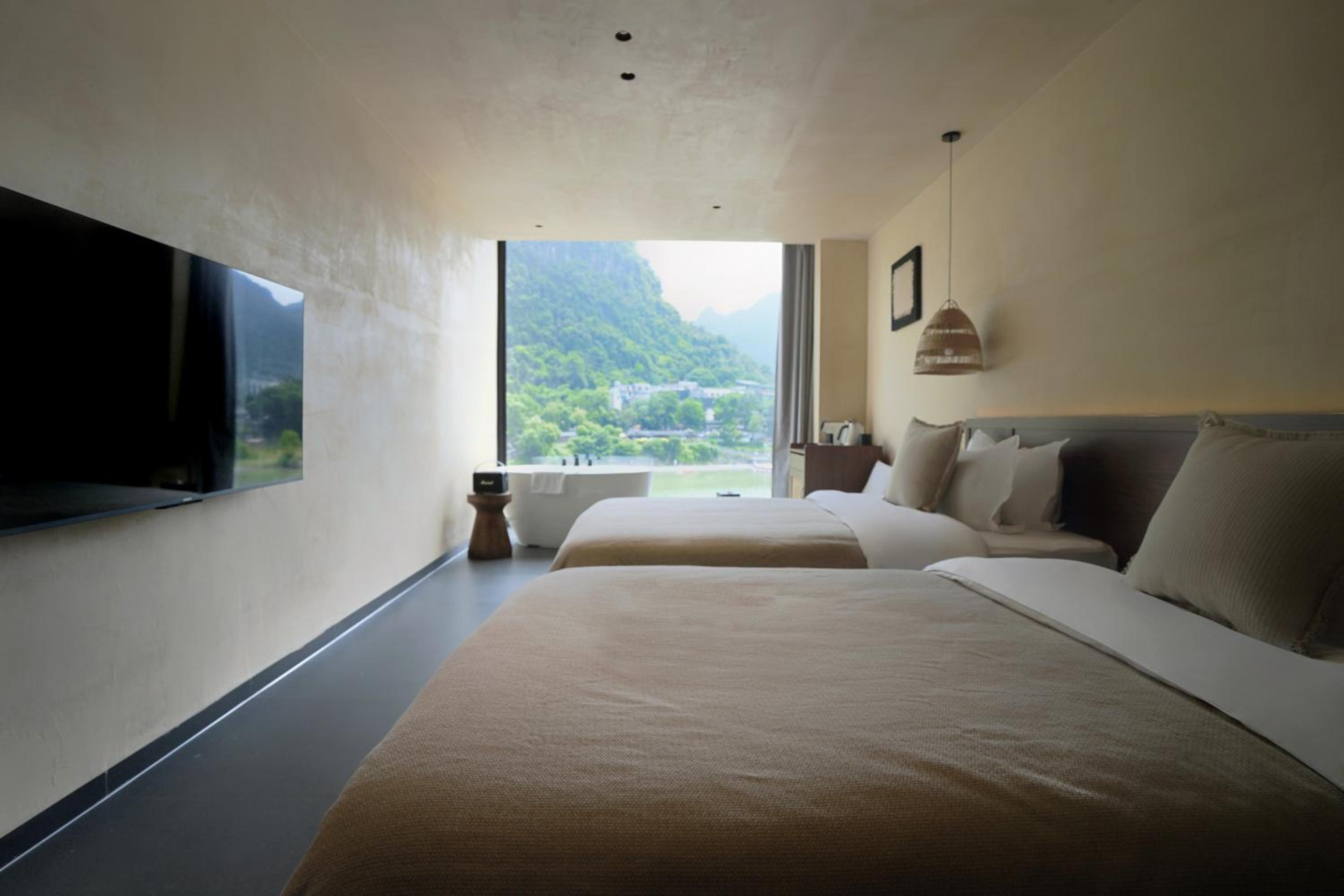 Deluxe Twin Room River View  photo 2