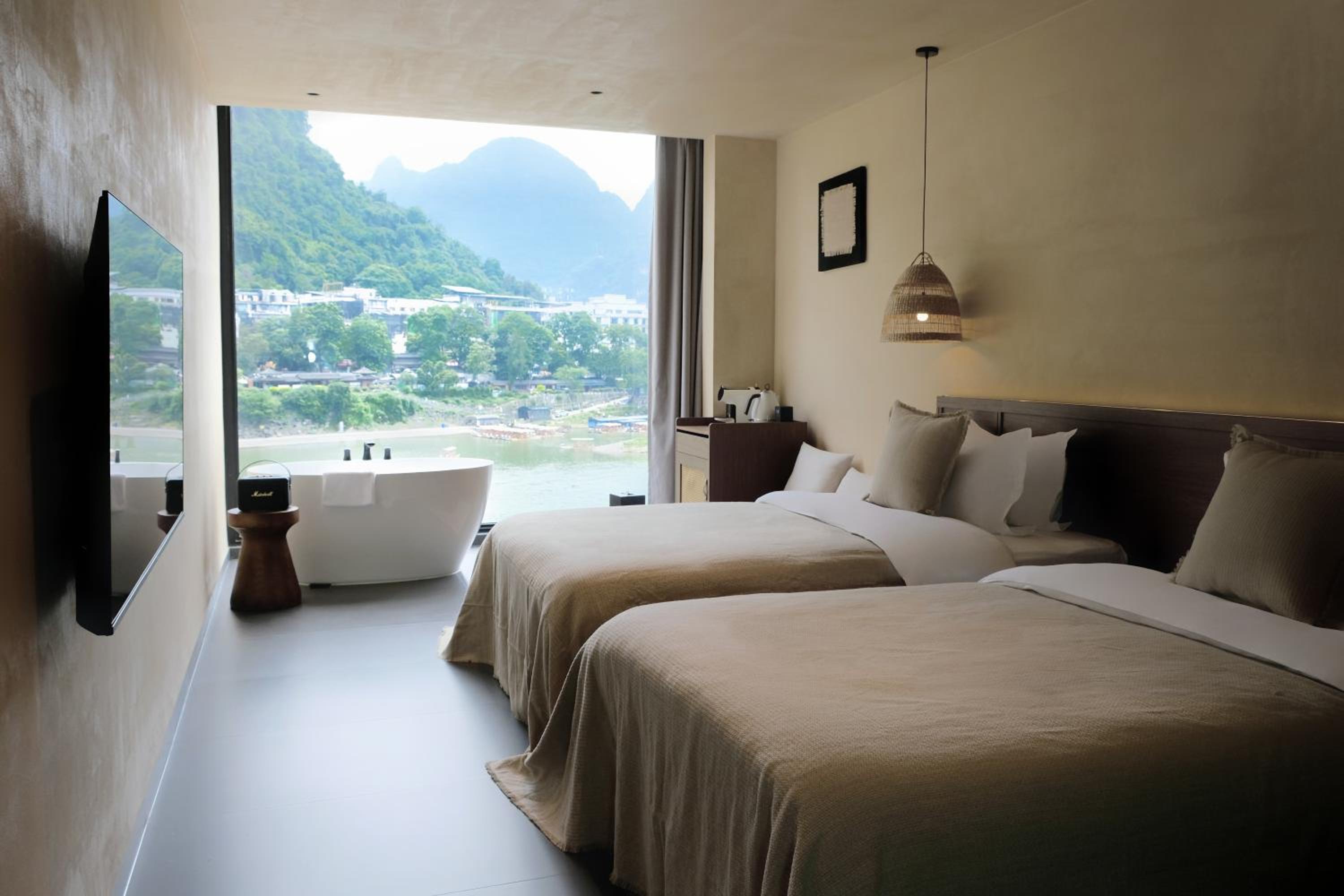 Deluxe Twin Room River View