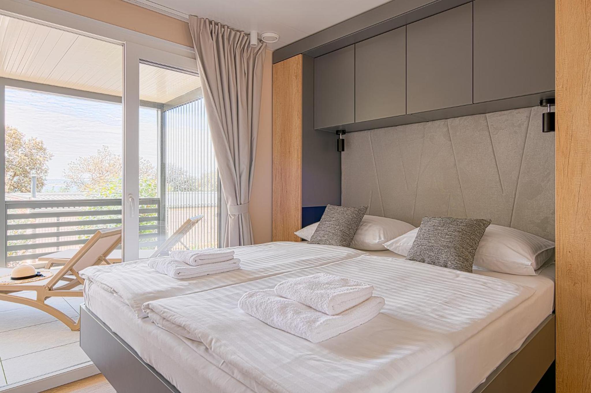 Superior Mobile Home with Sea View photo 1