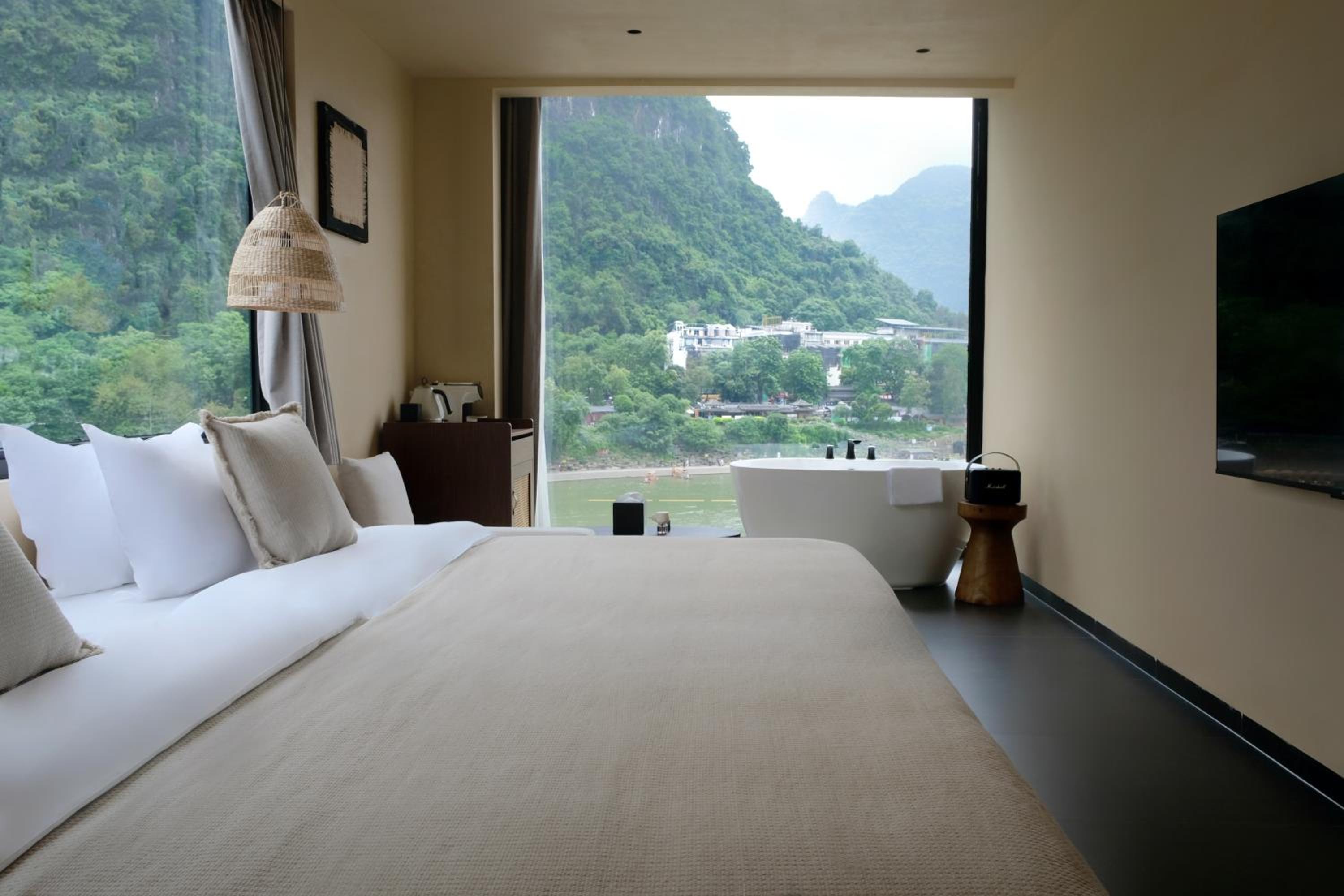 Premium King Room with Lake View