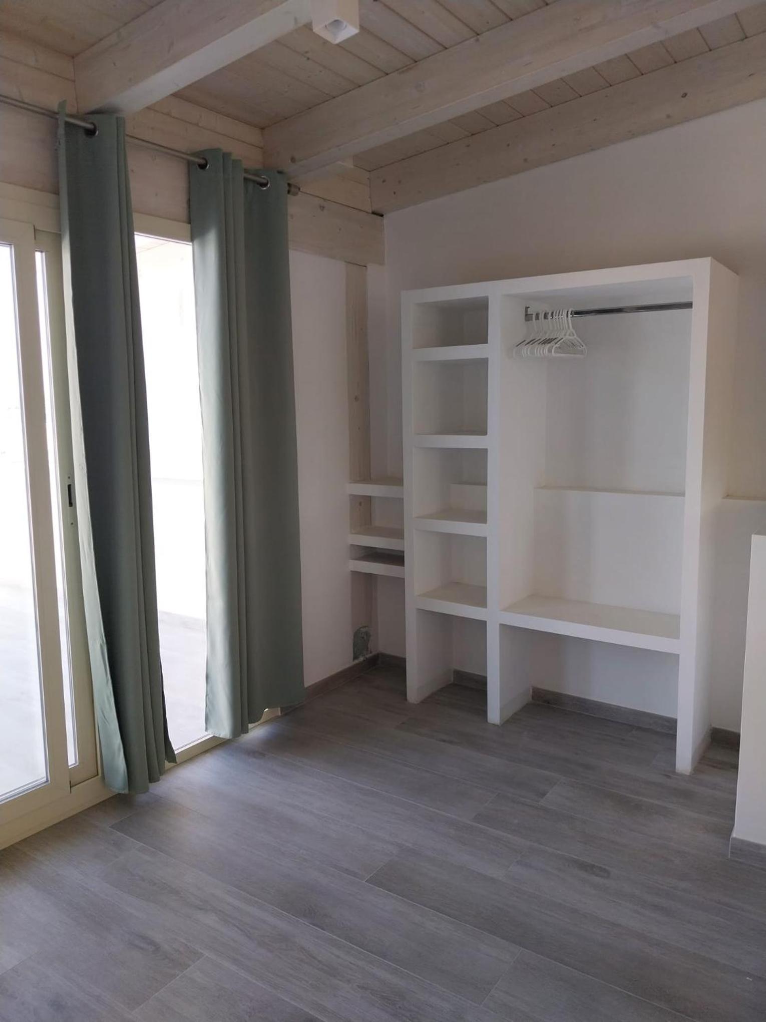 Deluxe Studio