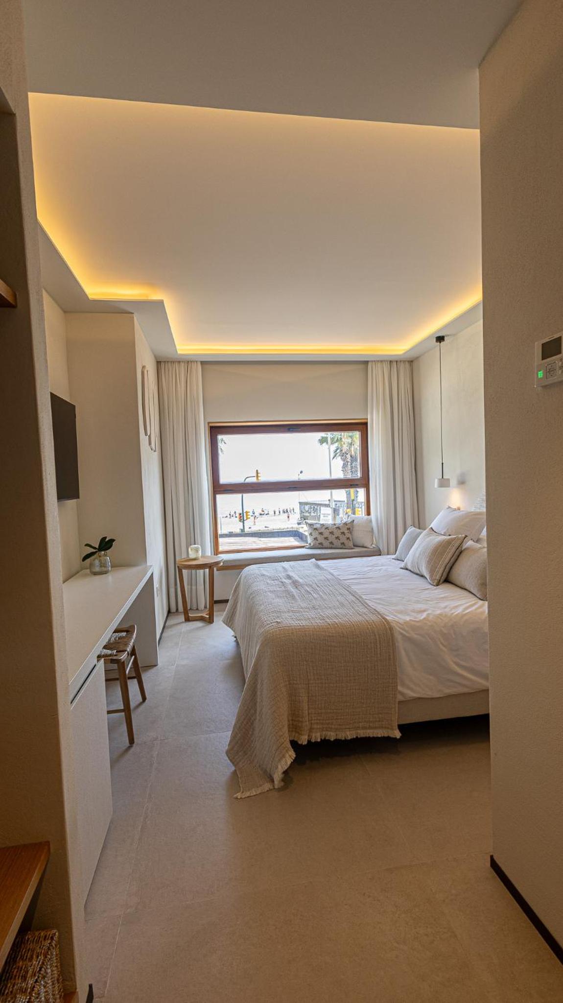 Deluxe Double Room with Sea View photo 2