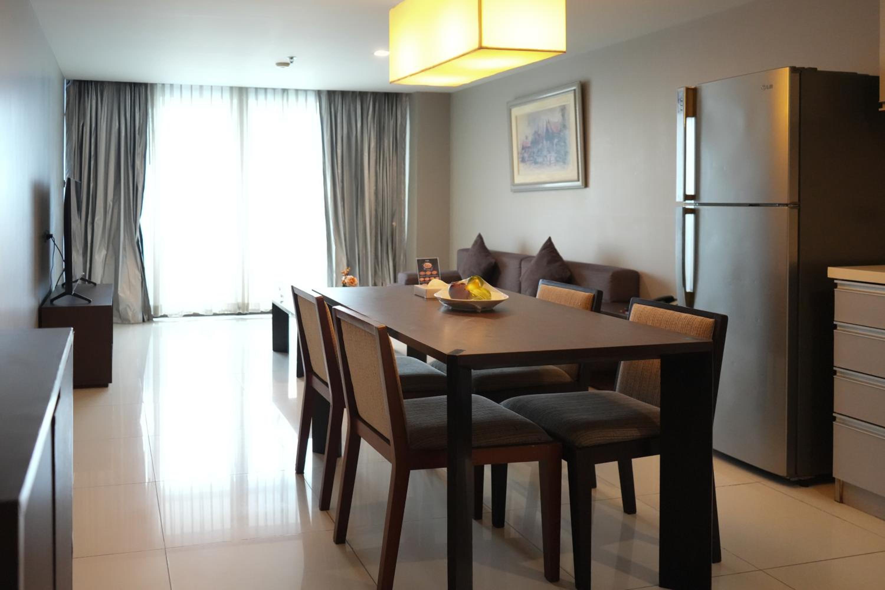 Three-Bedroom Suite photo 2