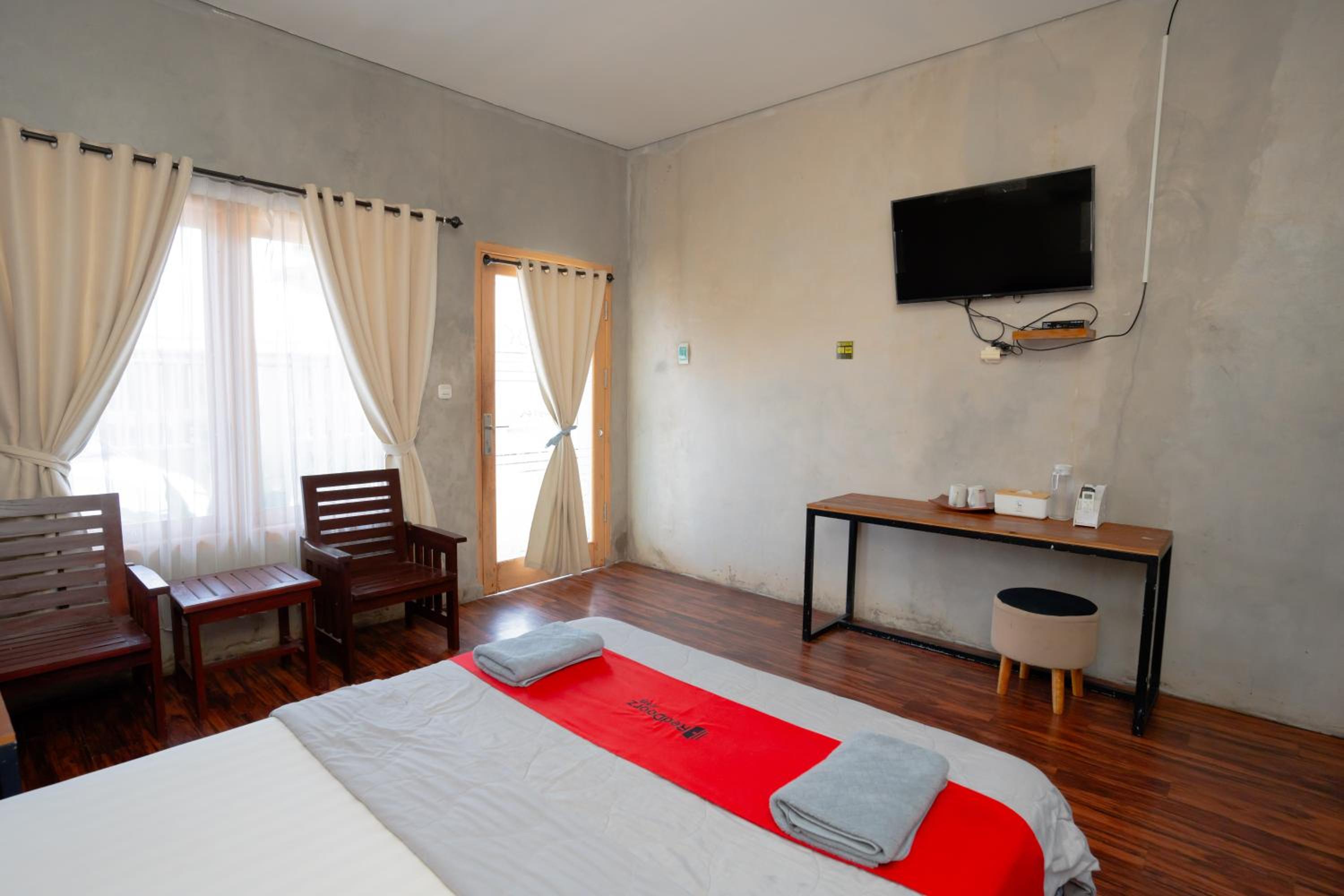 Double Room - Photo 11