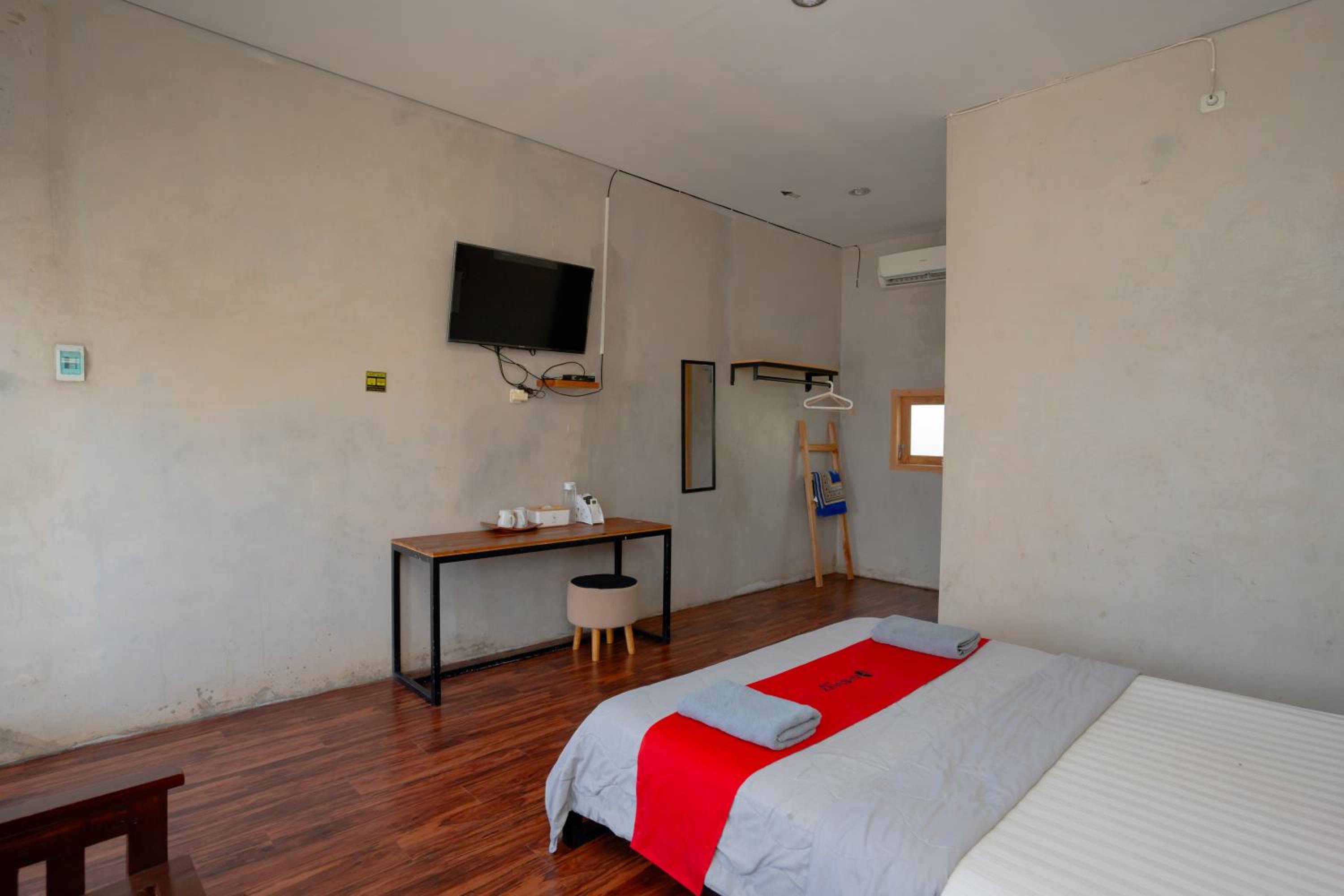 Double Room - Photo 2