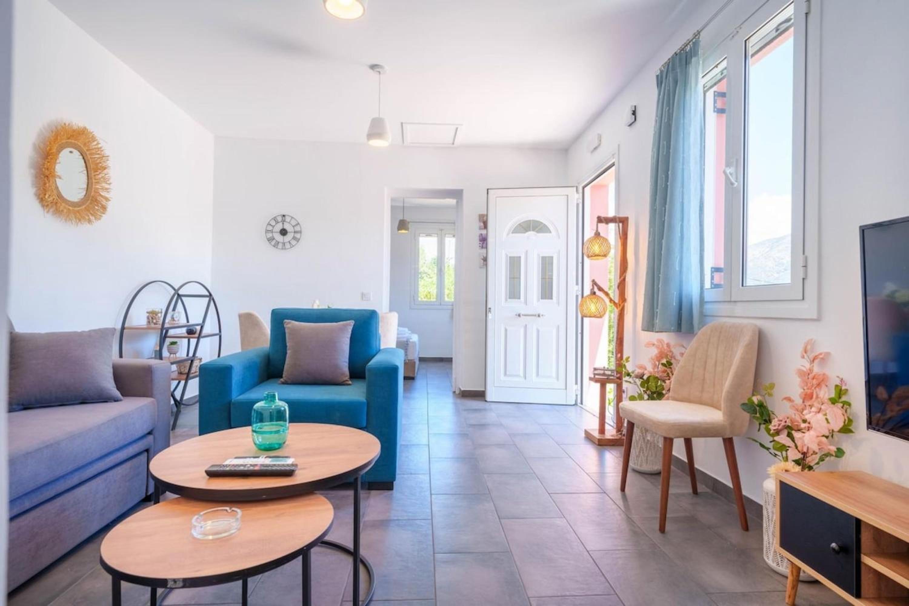 One-Bedroom House photo 1