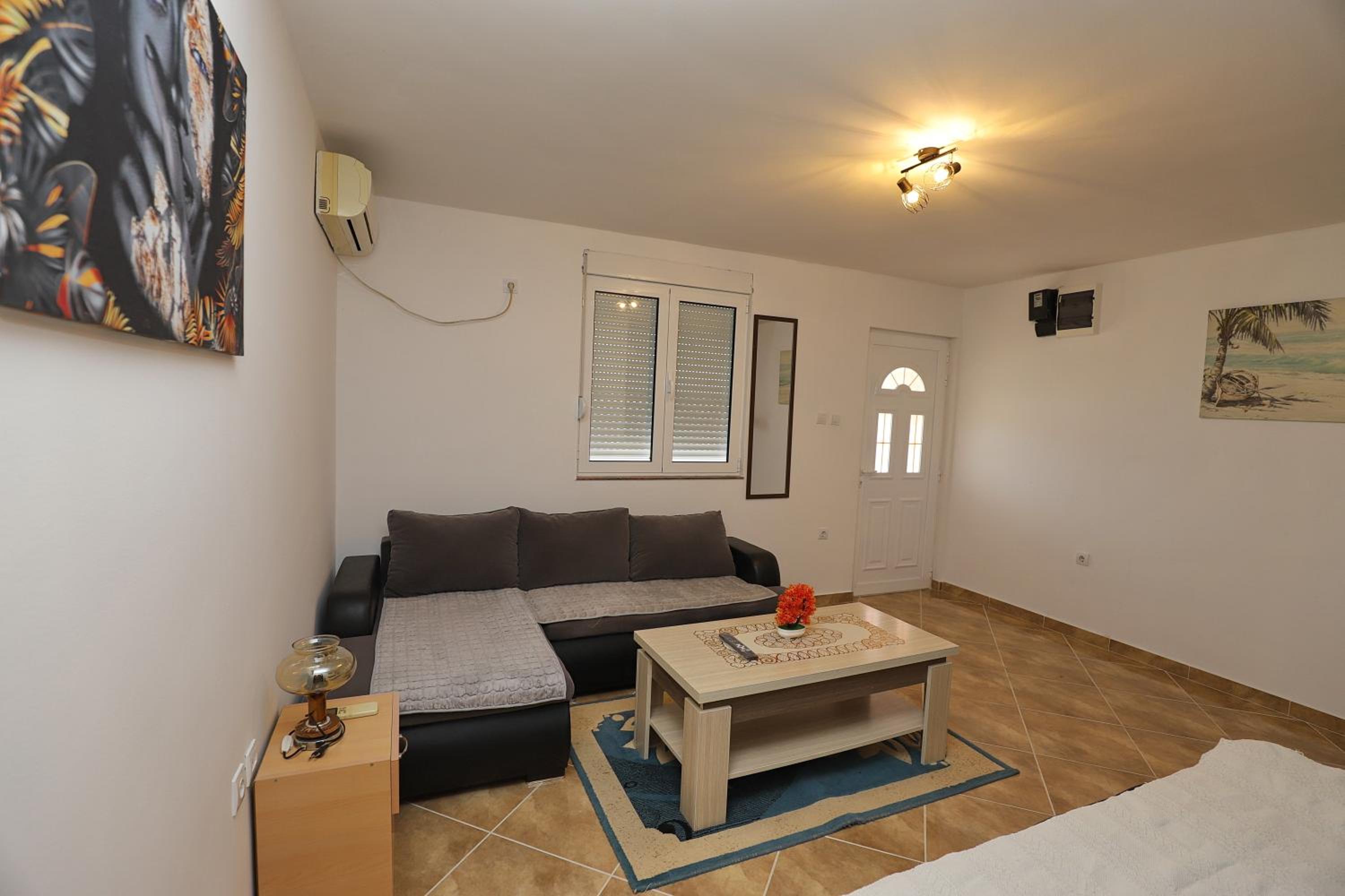 Apartment photo 1