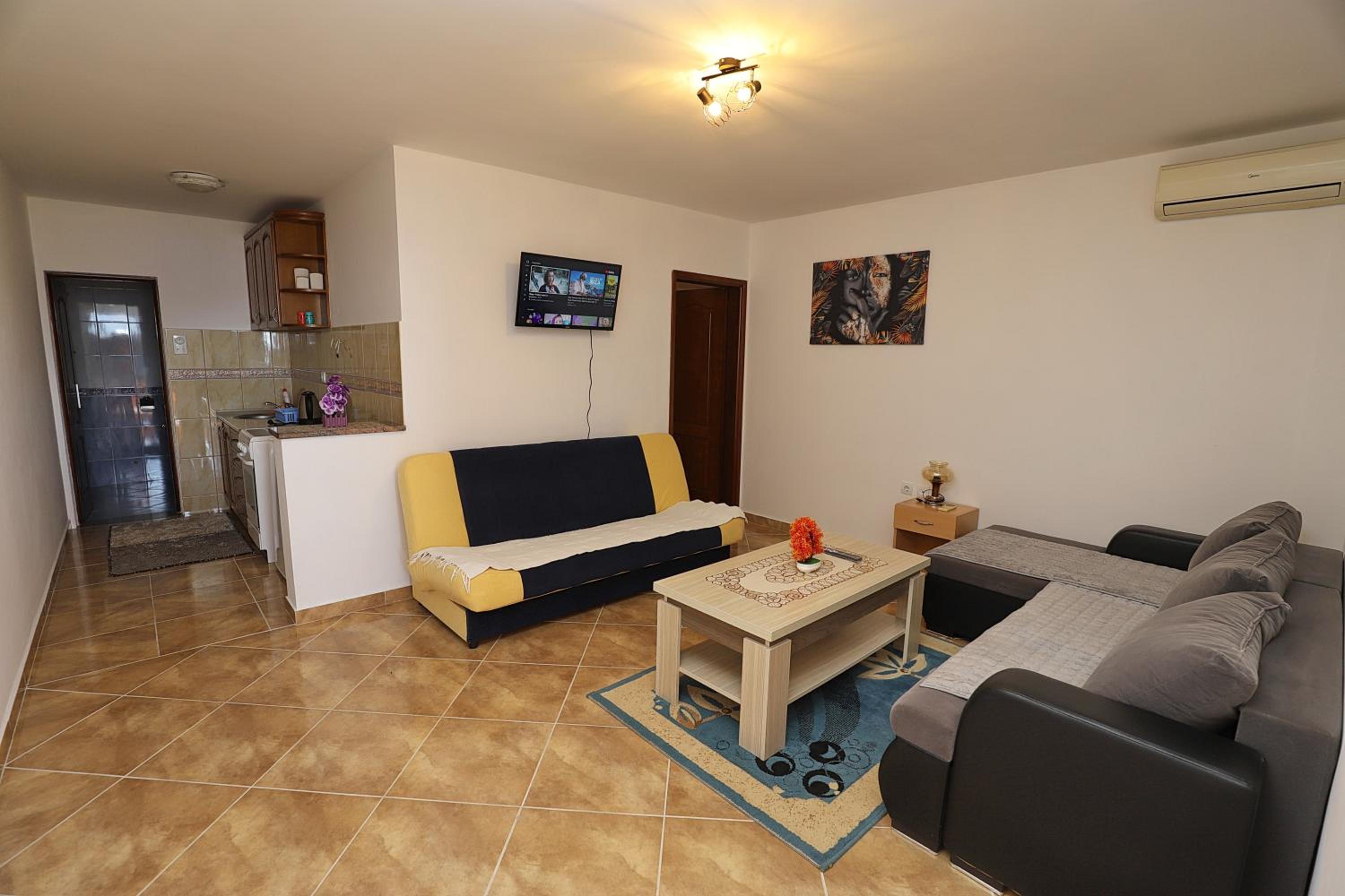 Apartment photo 3