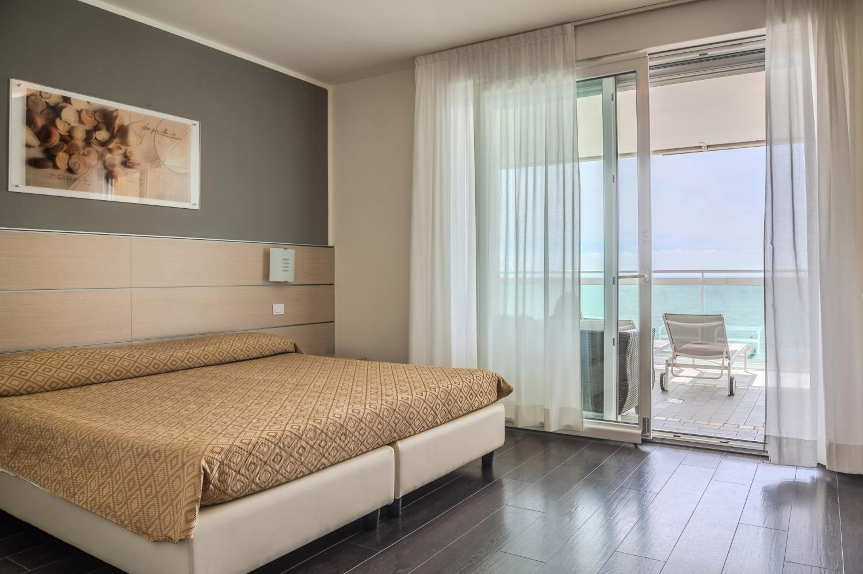 Superior Triple Room with Sea View and Terrace