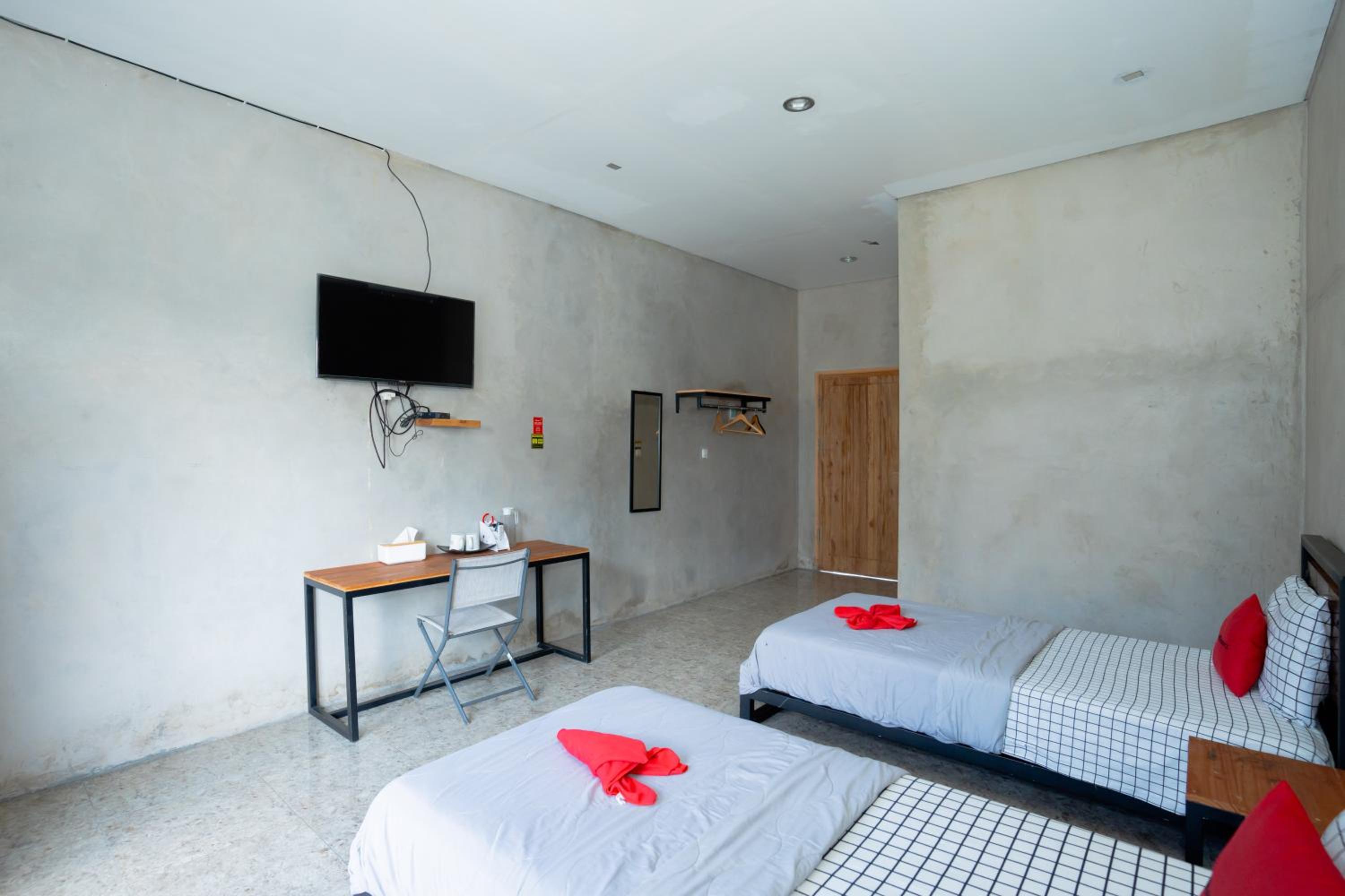 Twin Room - Photo 3