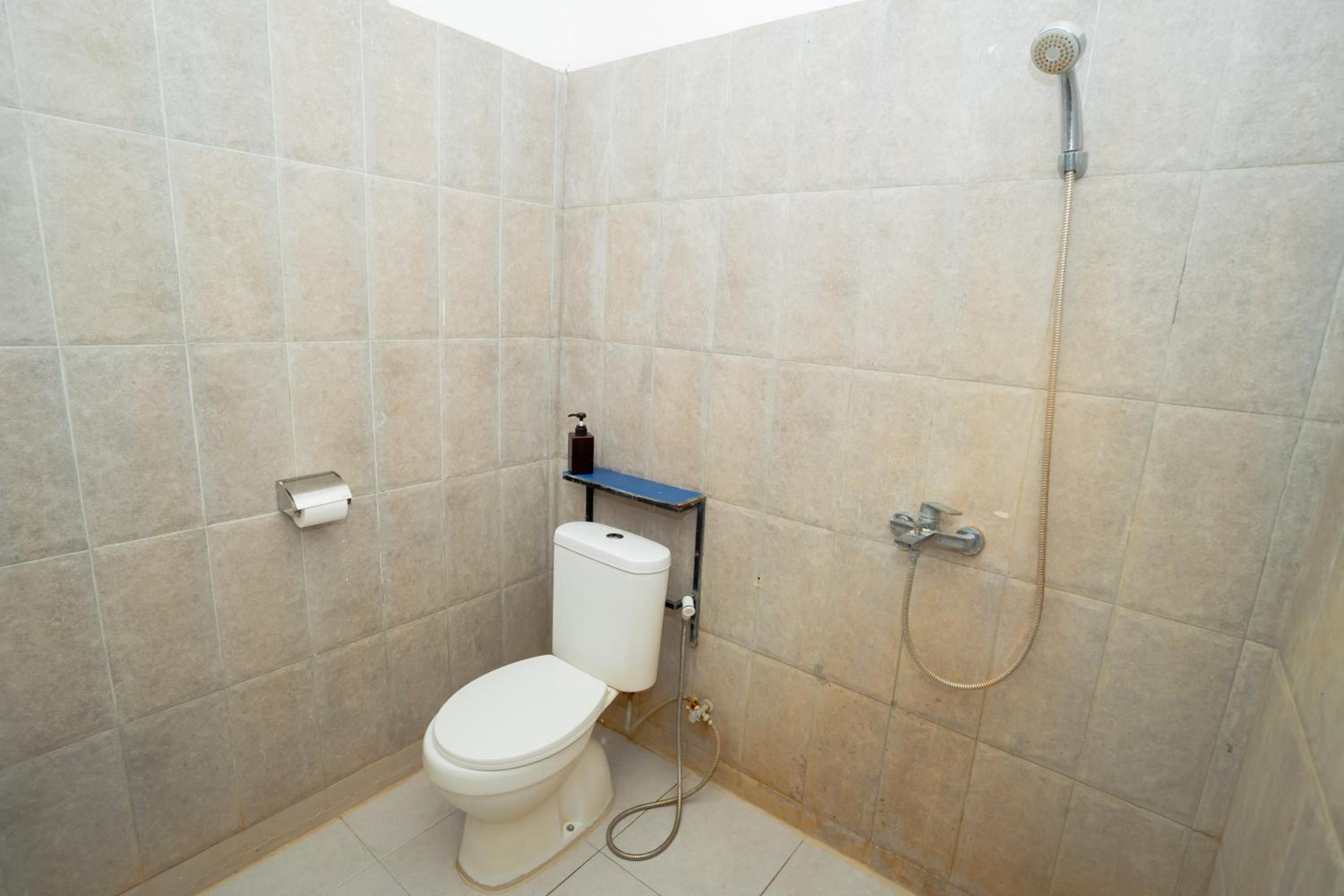 Twin Room - Photo 5