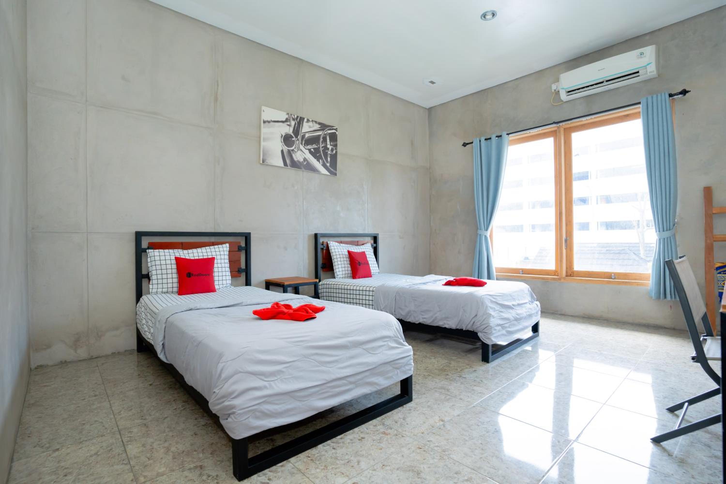 Twin Room - Photo 1