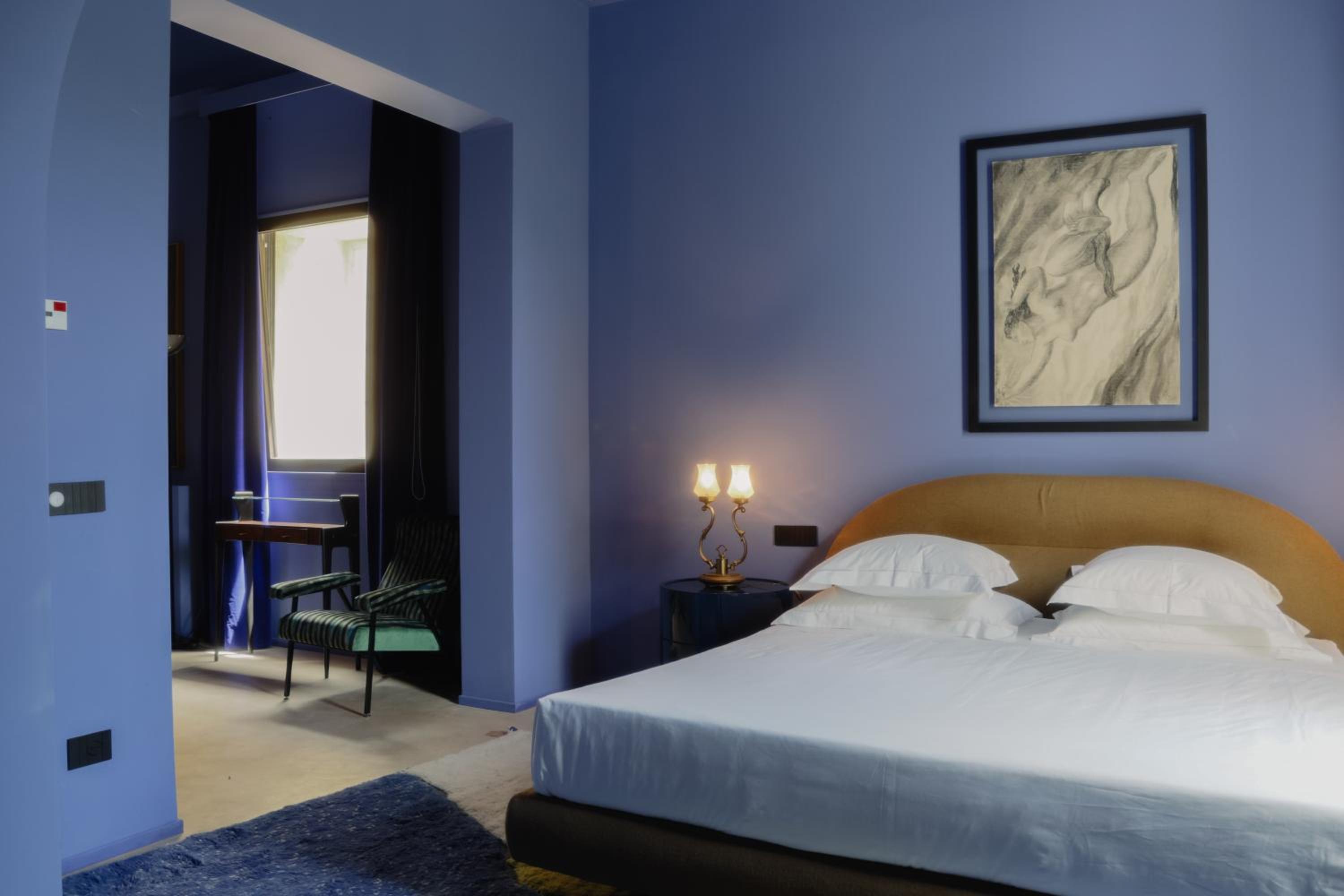 Deluxe King Suite