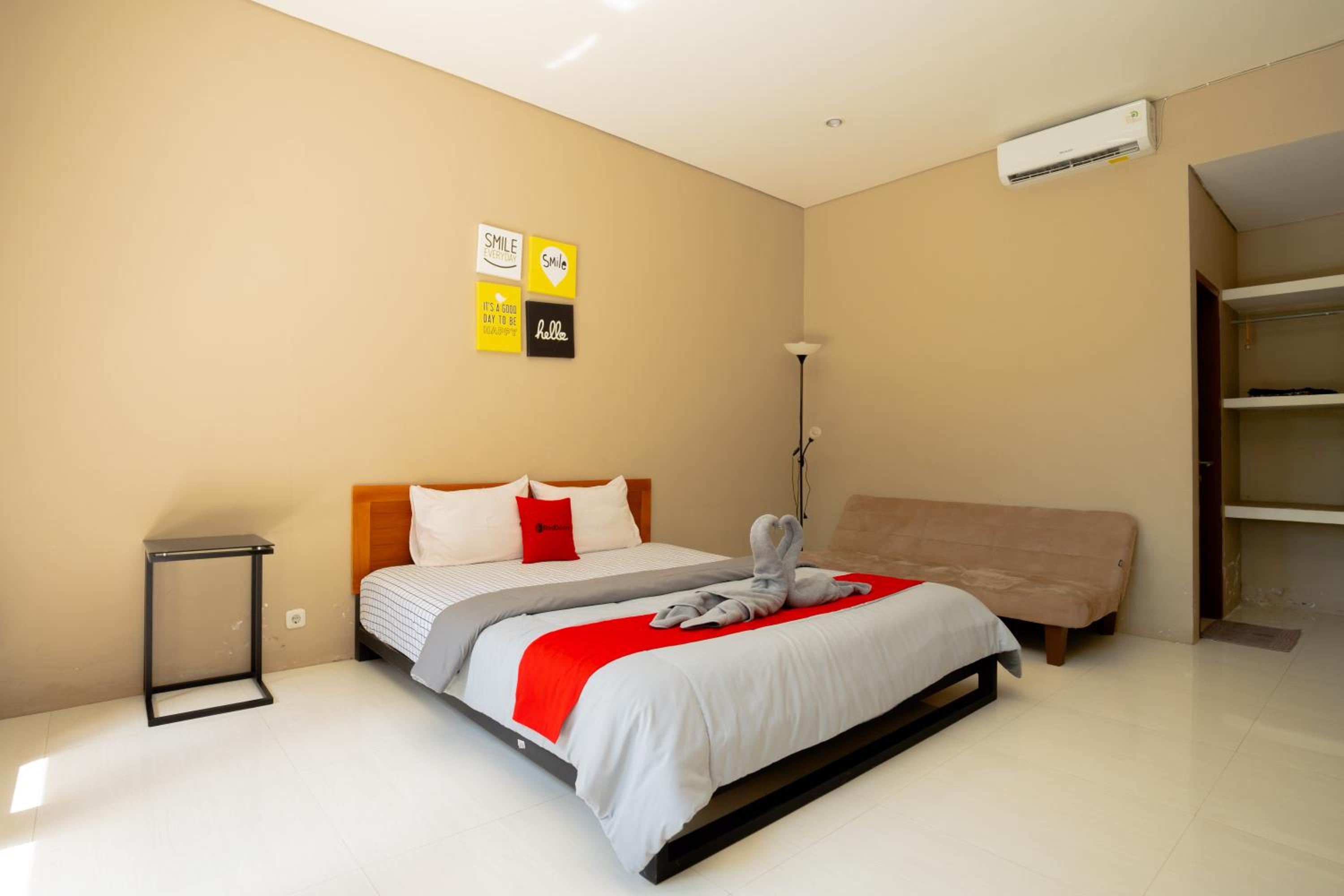 Deluxe Room - Photo 7