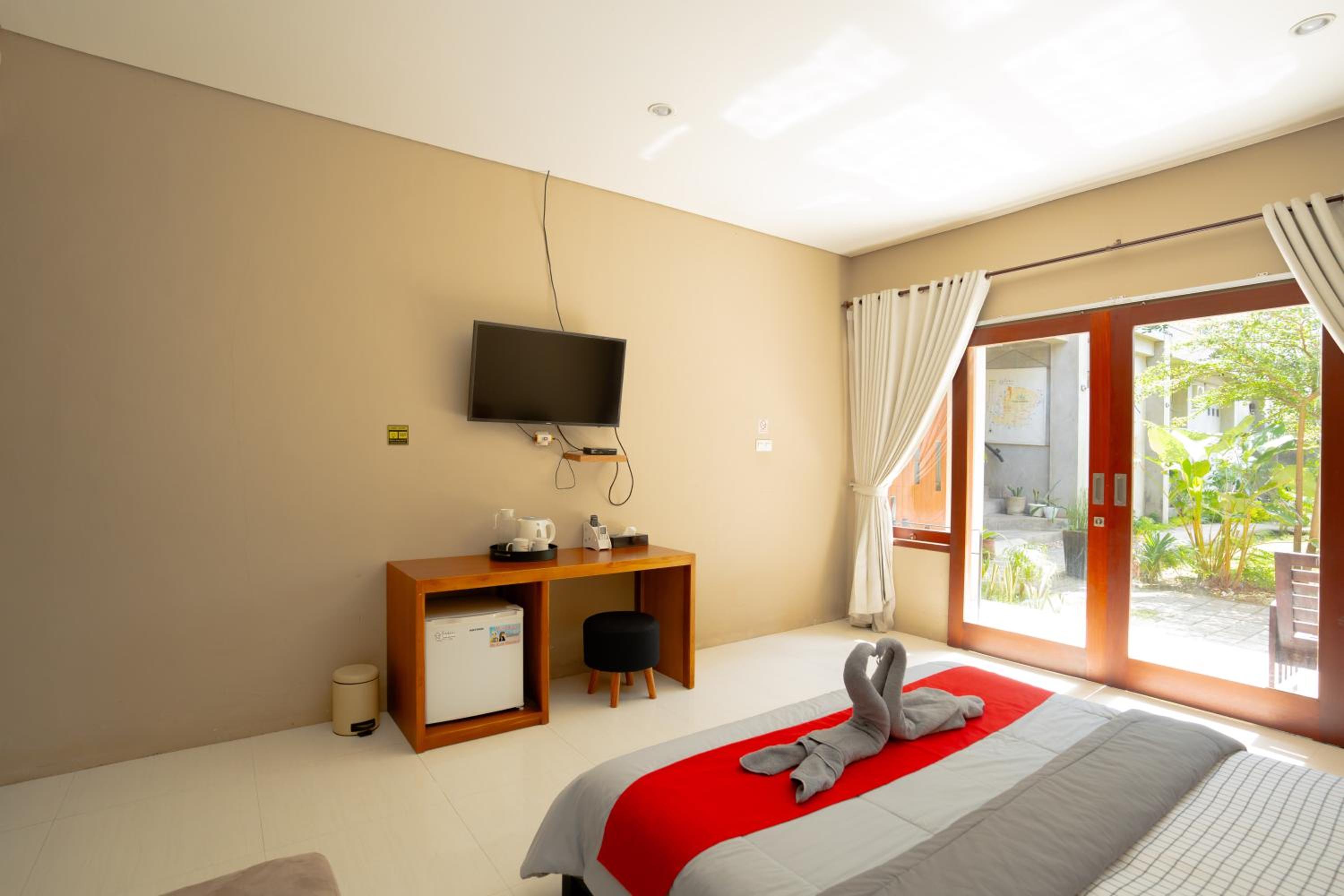 Deluxe Room - Photo 3