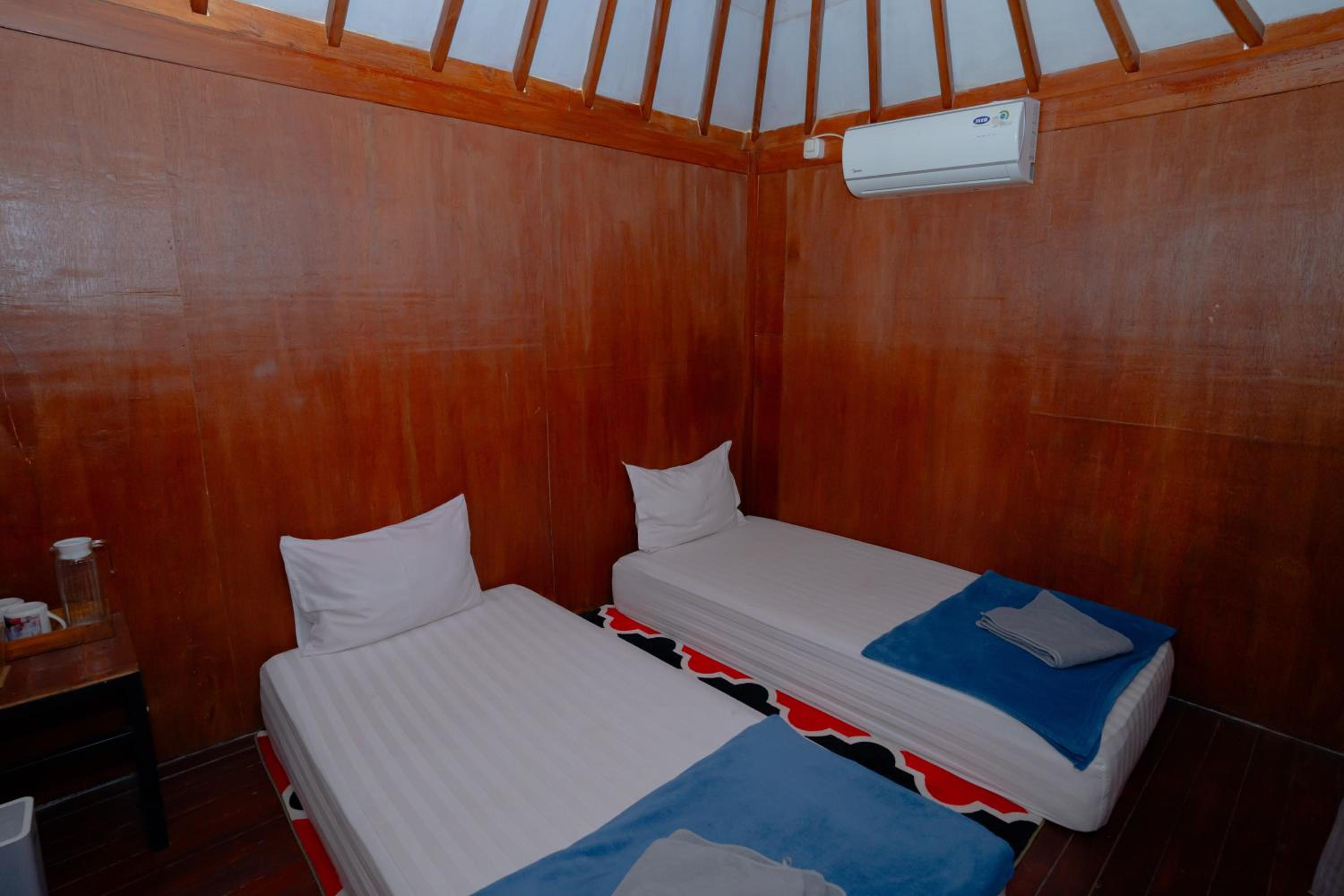 Suite - Photo 1