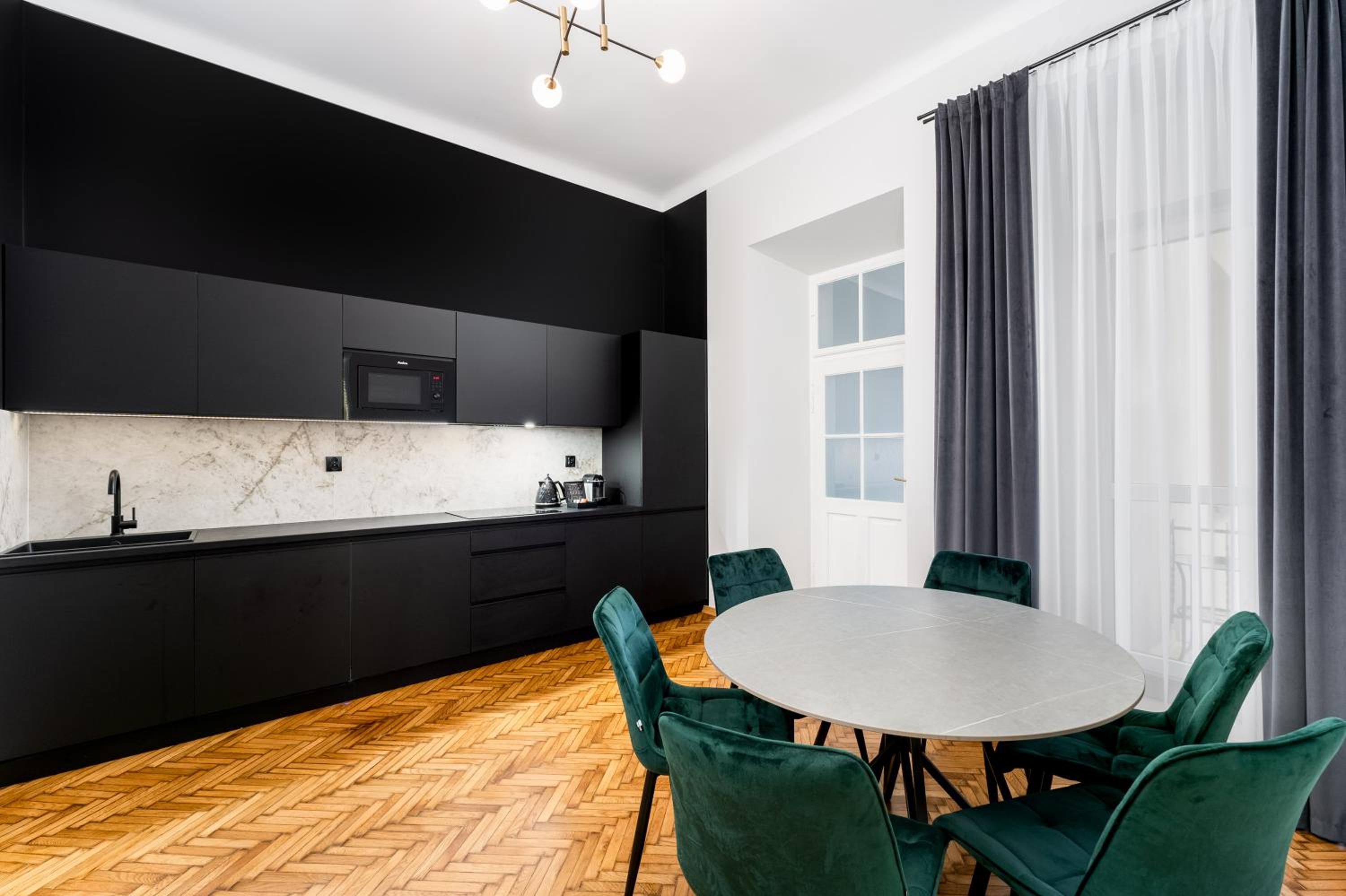 Premium Two-Bedroom Suite with Old Town View - 70m2