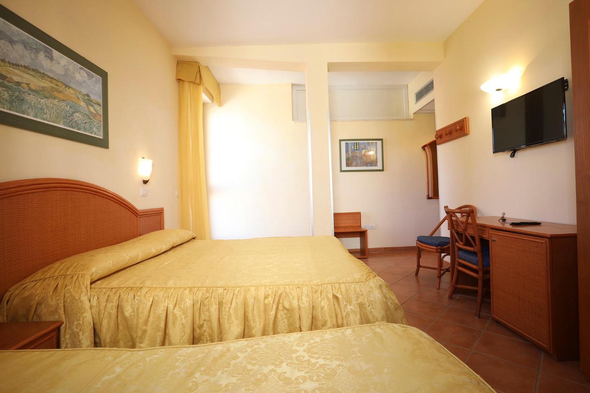 Triple Room with Balcony