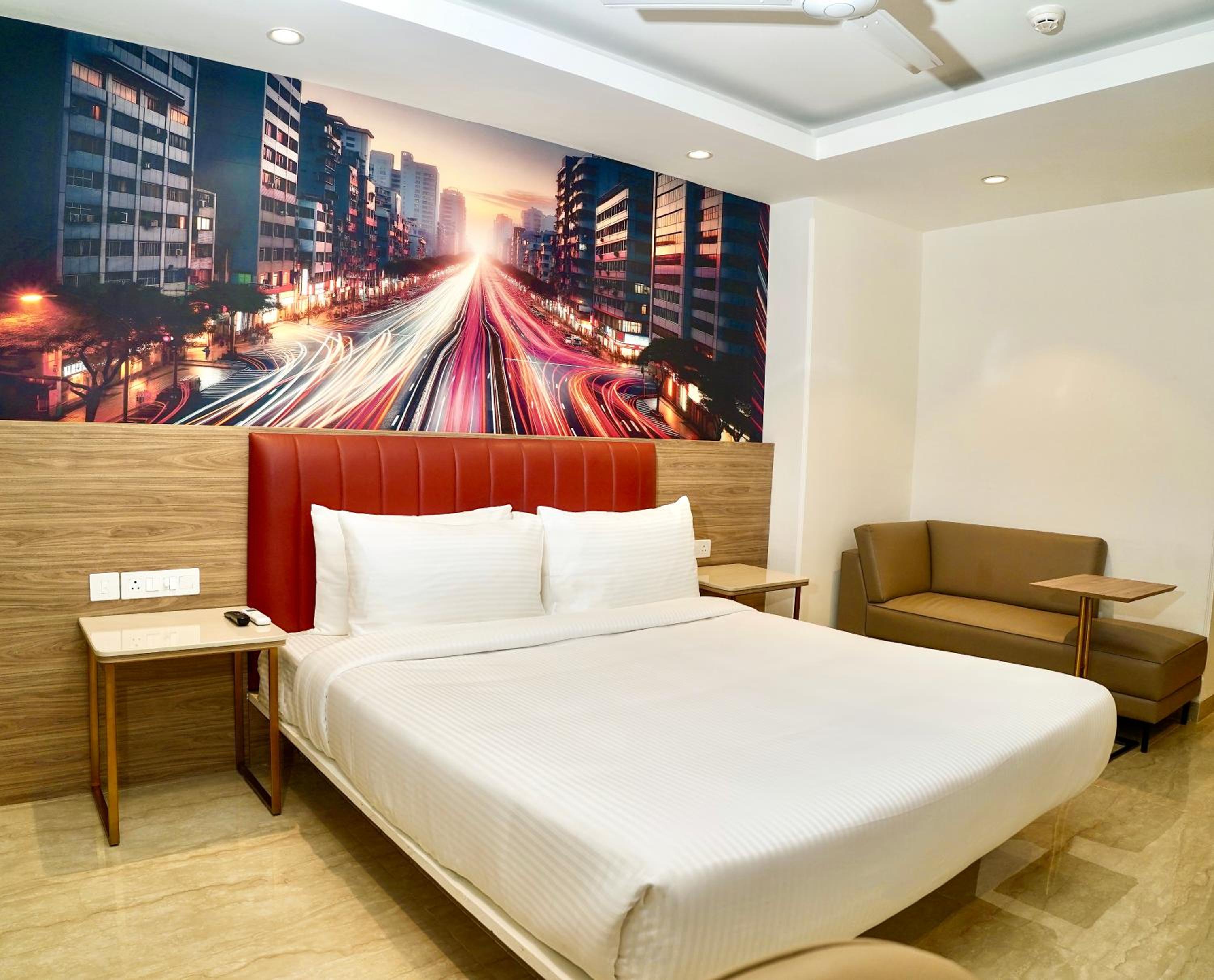 EXECUTIVE ROOM KING BED WITH BALCONY