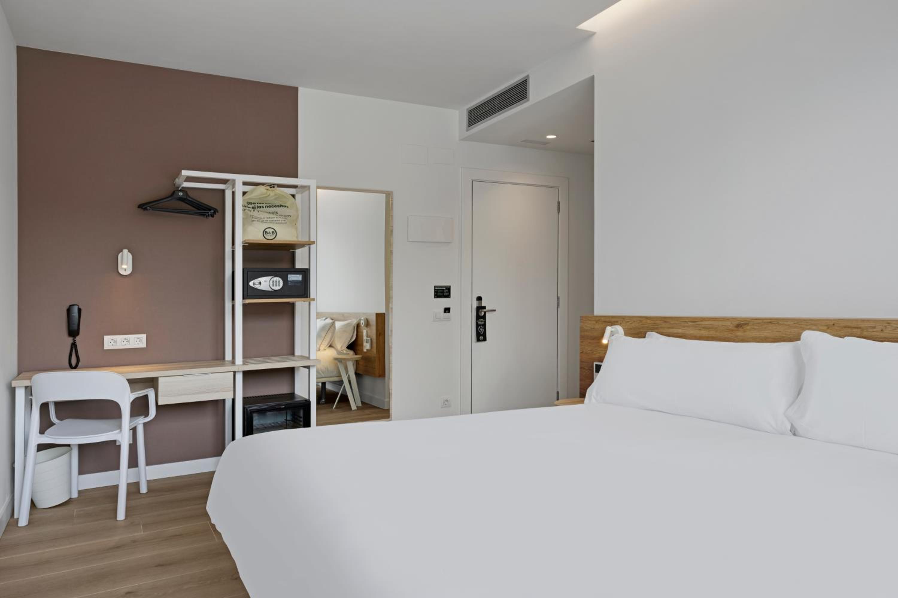 Double Room with Terrace - Photo 2