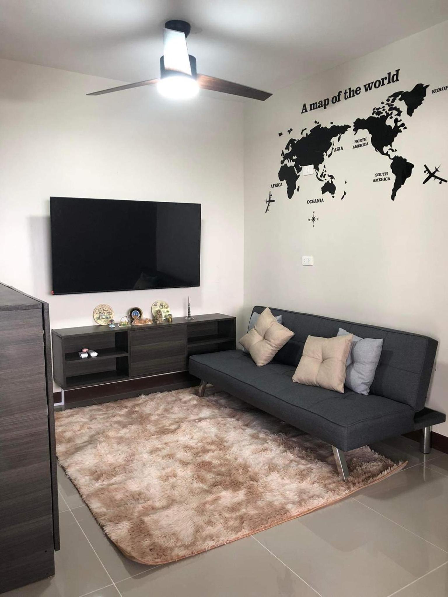 Deluxe One-Bedroom Apartment with Ocean View