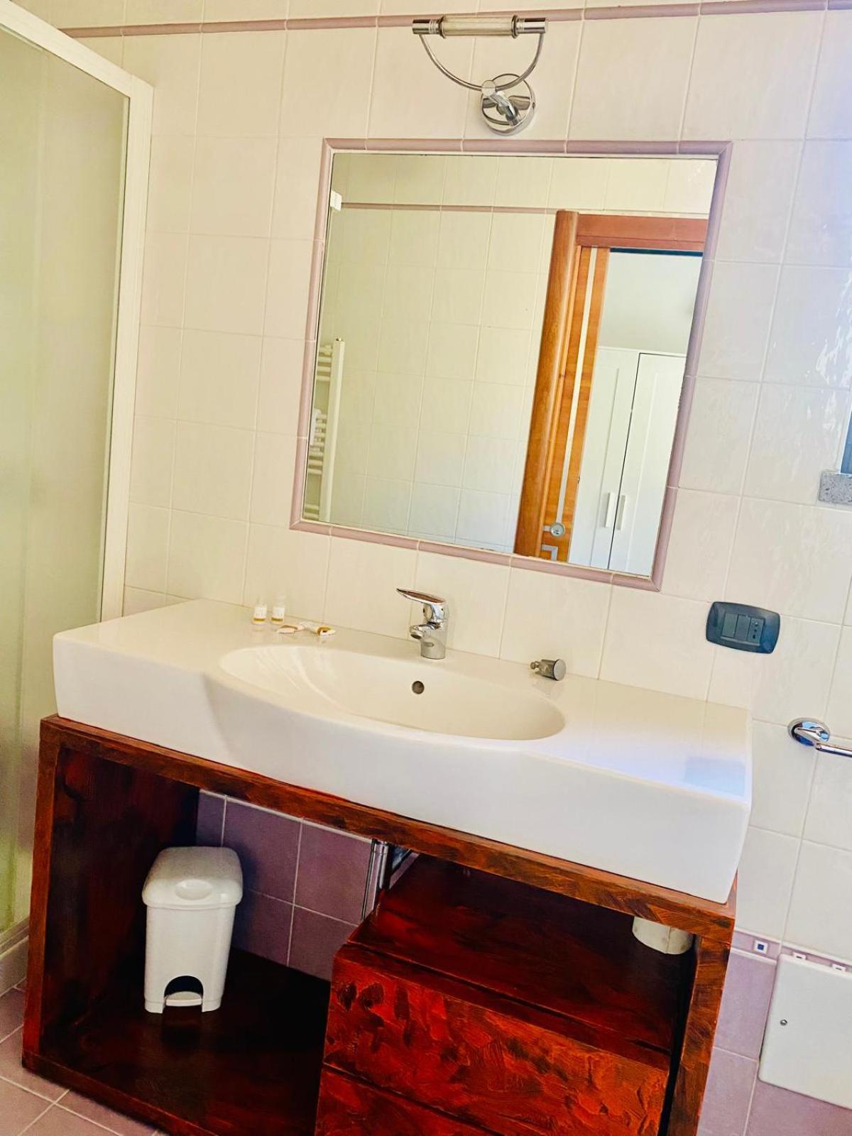 Double Room with Private Bathroom photo 2