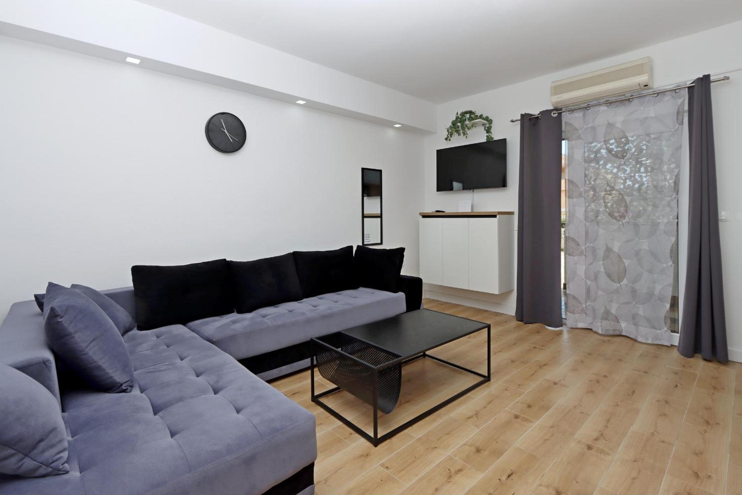 Superior Apartment photo 1