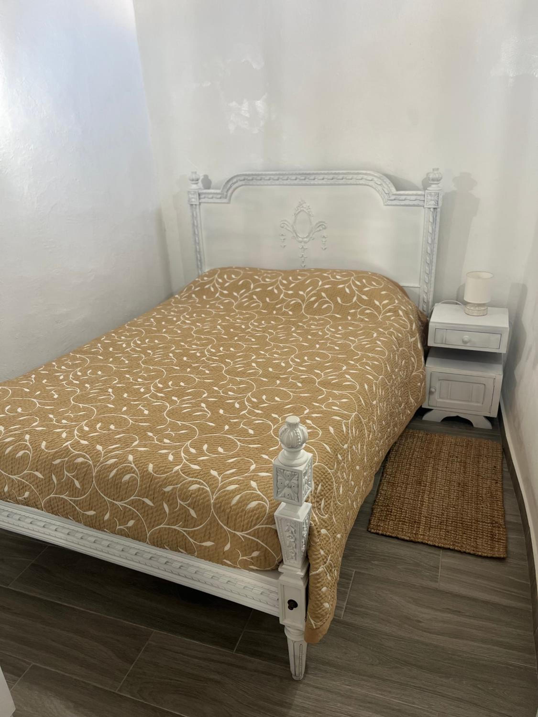 One-Bedroom House photo 1