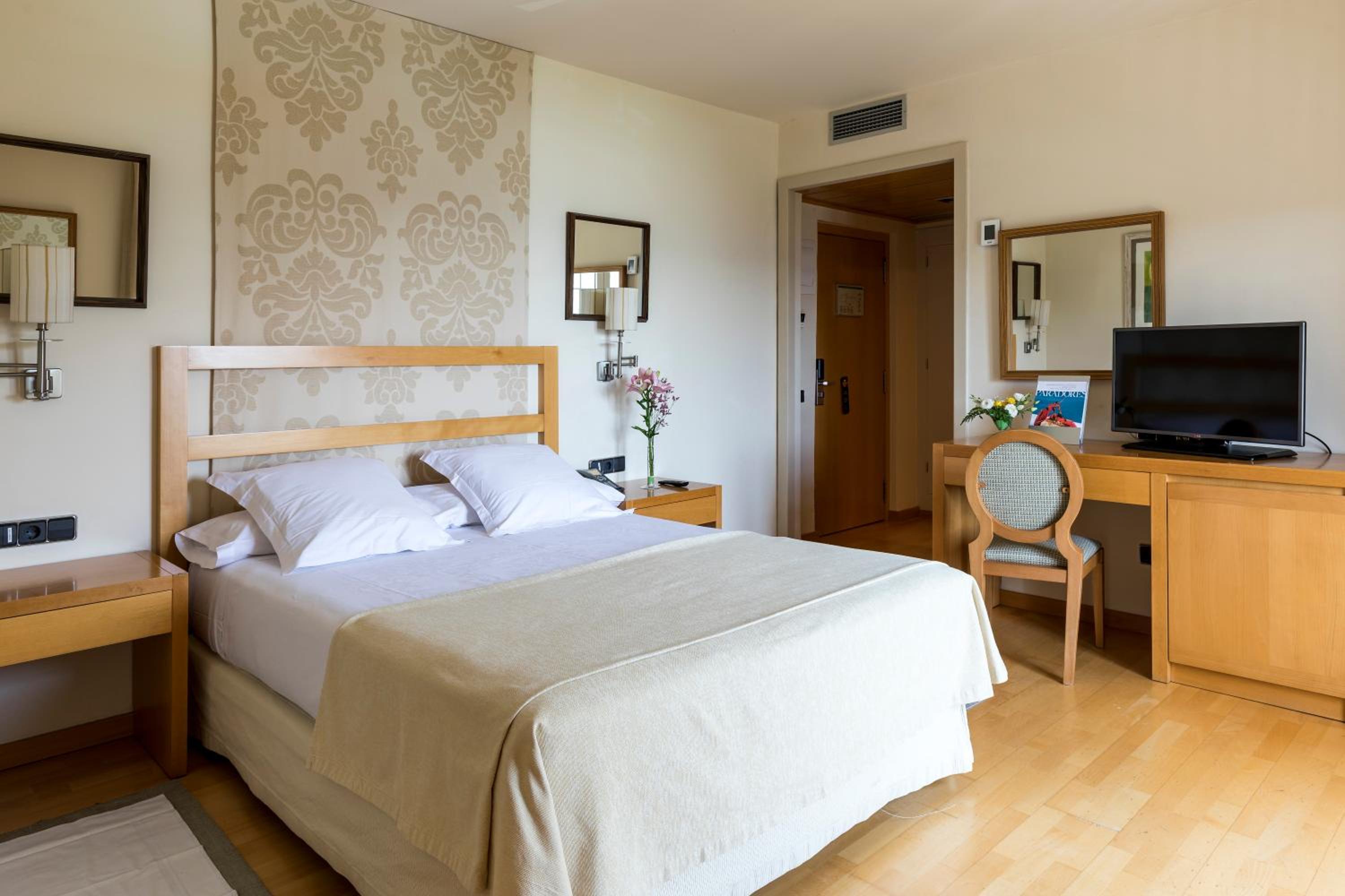 Standard Double Room - Photo 2