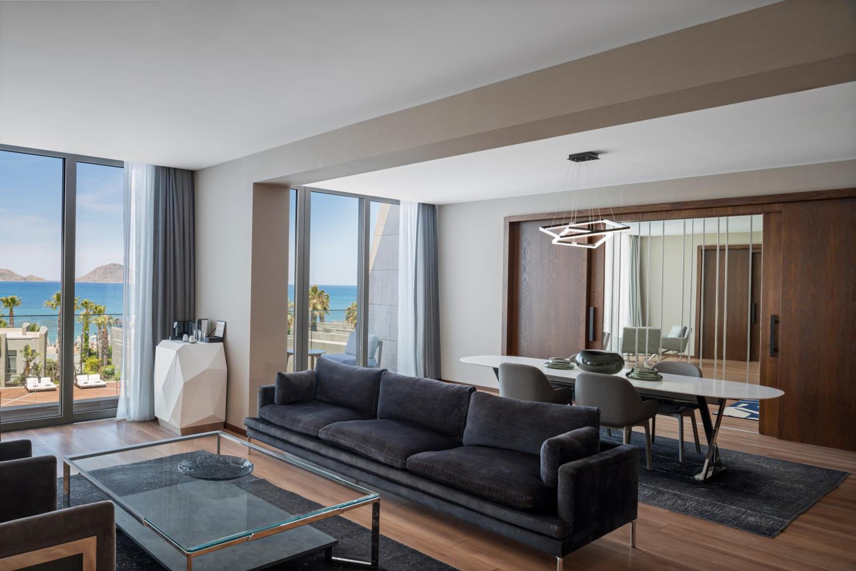 Signature Suite