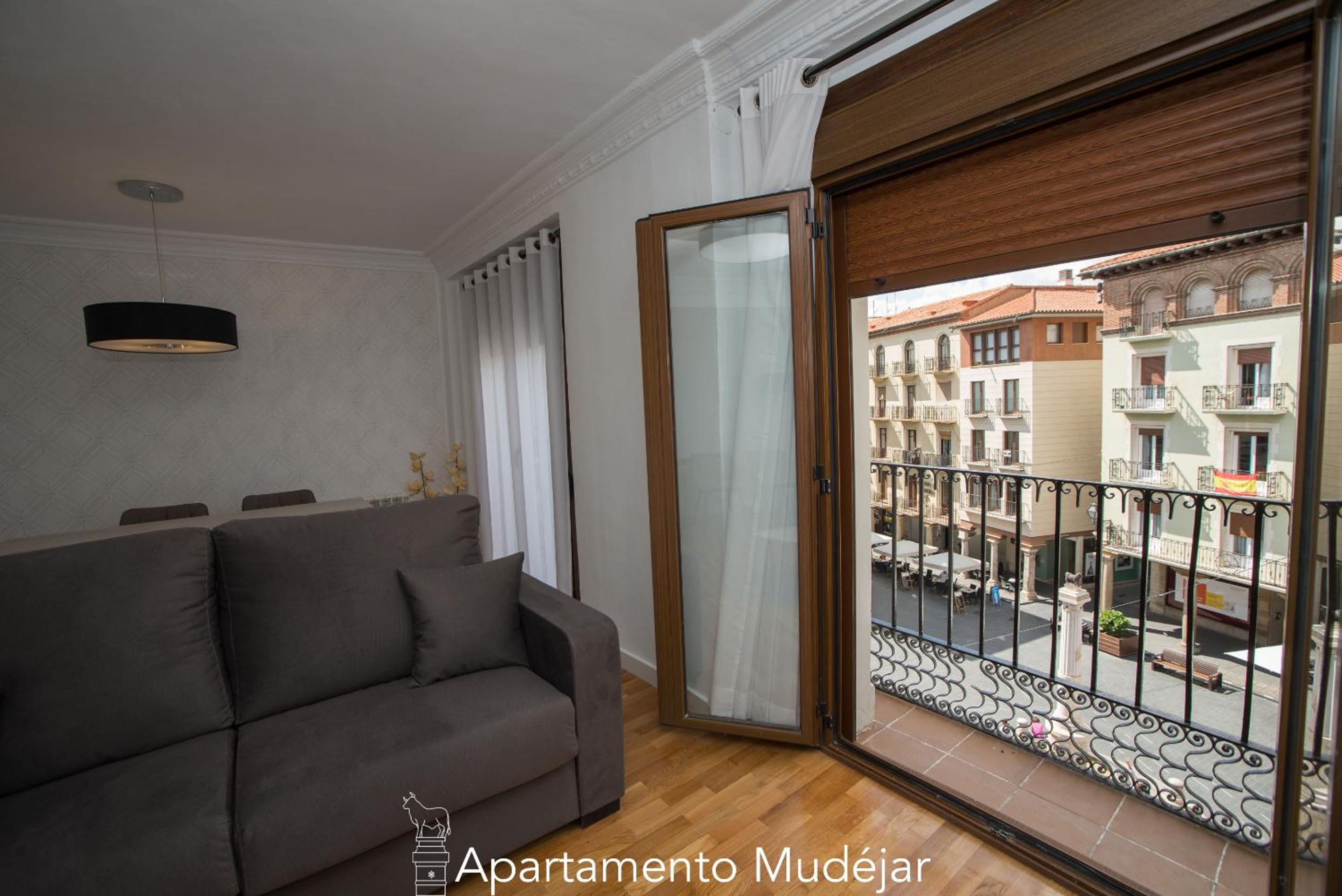 Apartment with Shower - Photo 15