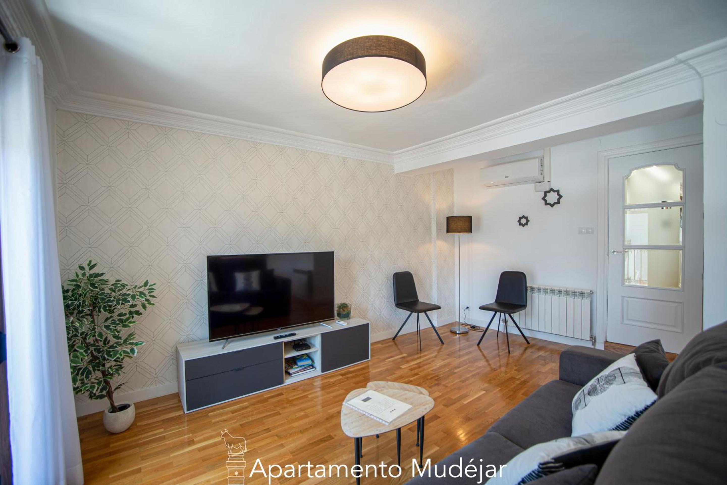 Apartment with Shower - Photo 14