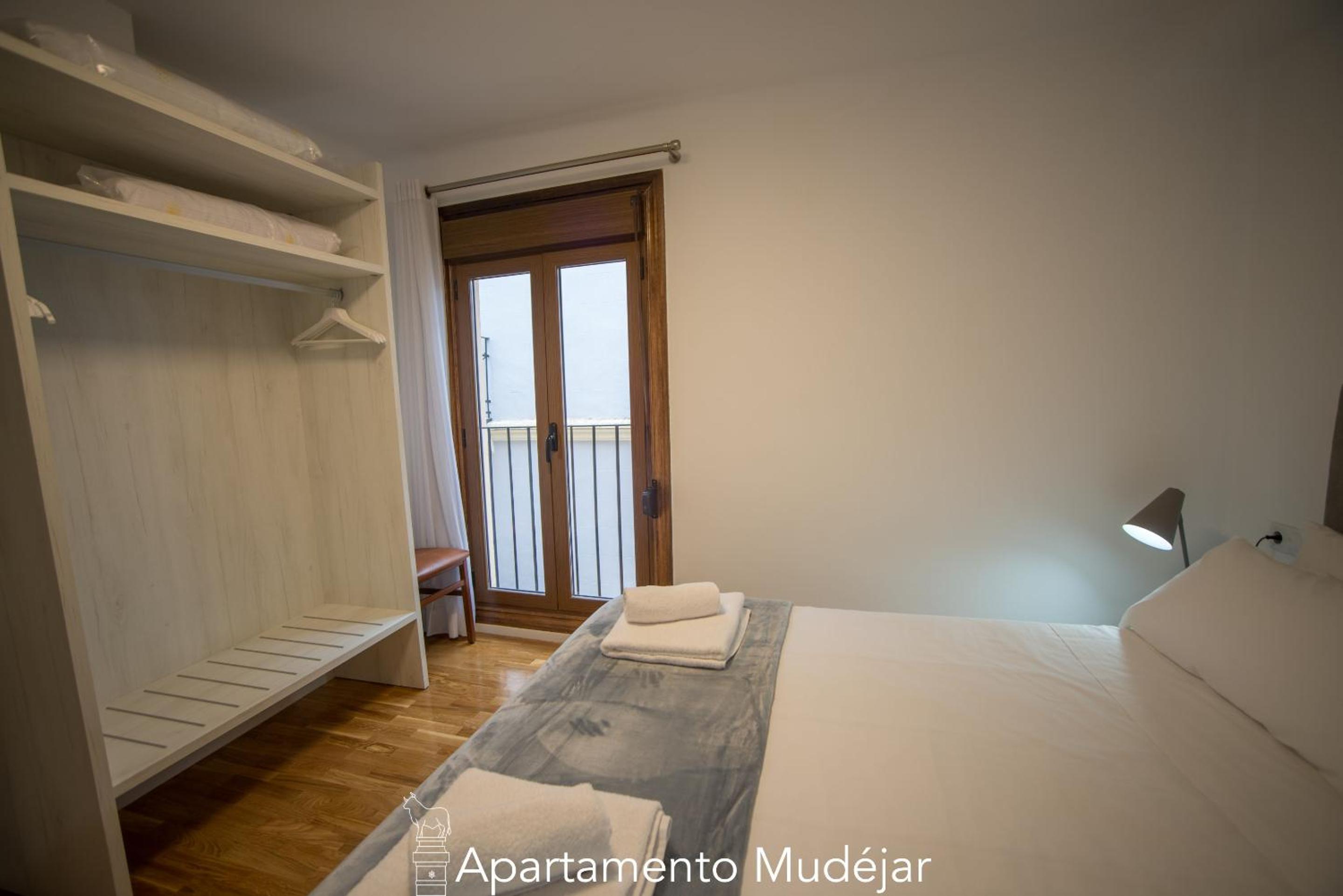 Apartment with Shower - Photo 17