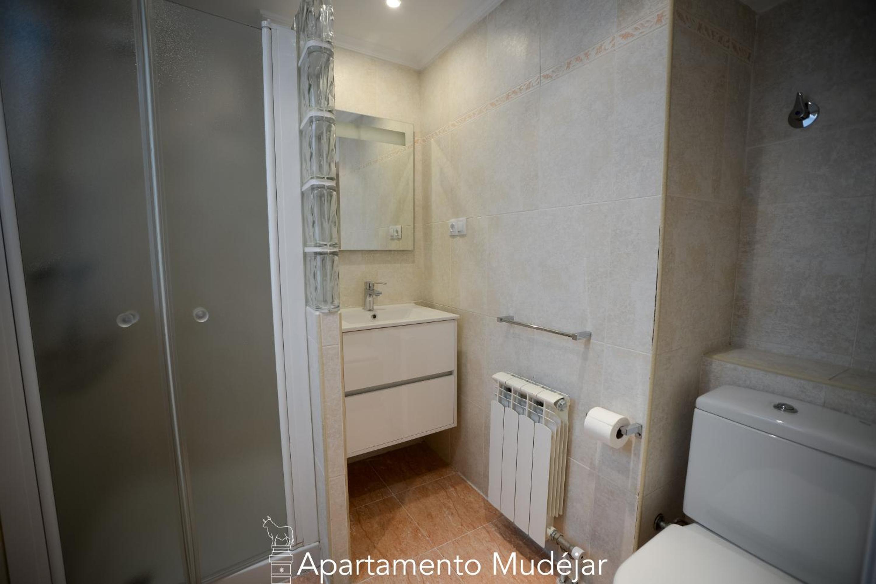 Apartment with Shower - Photo 2