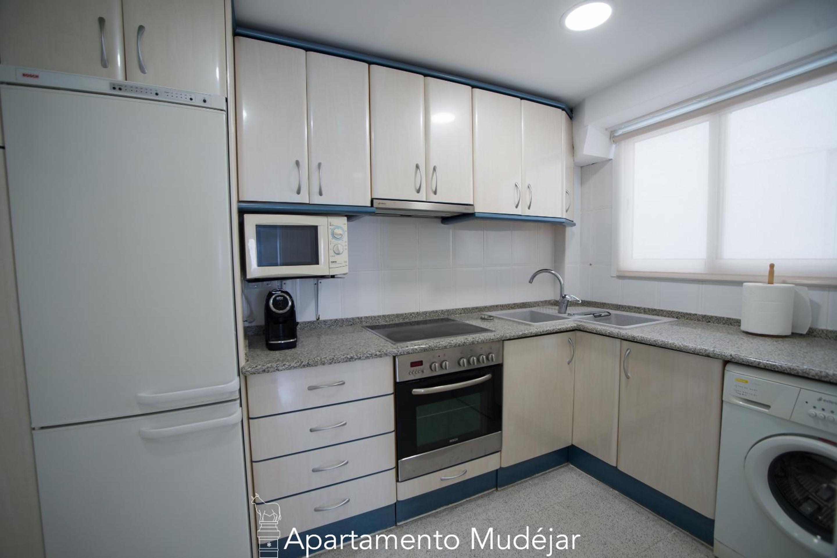 Apartment with Shower - Photo 4
