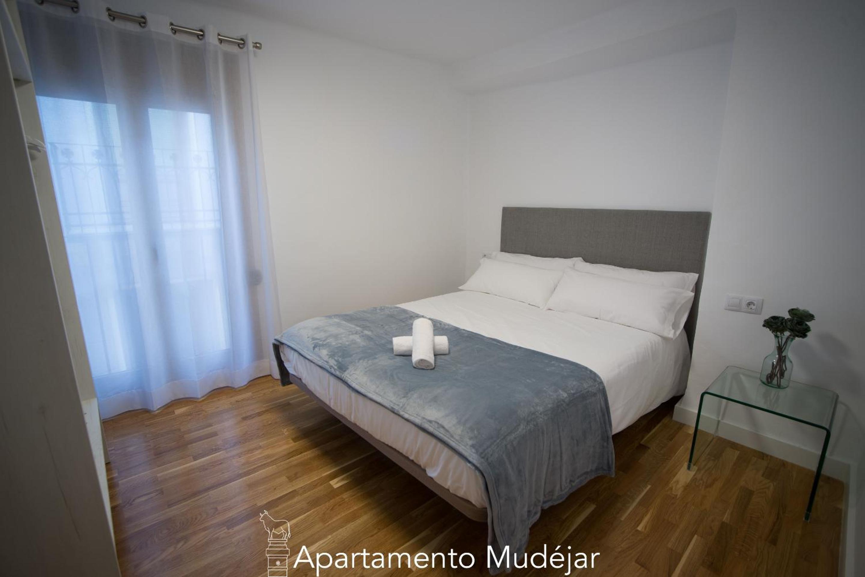 Apartment with Shower - Photo 6