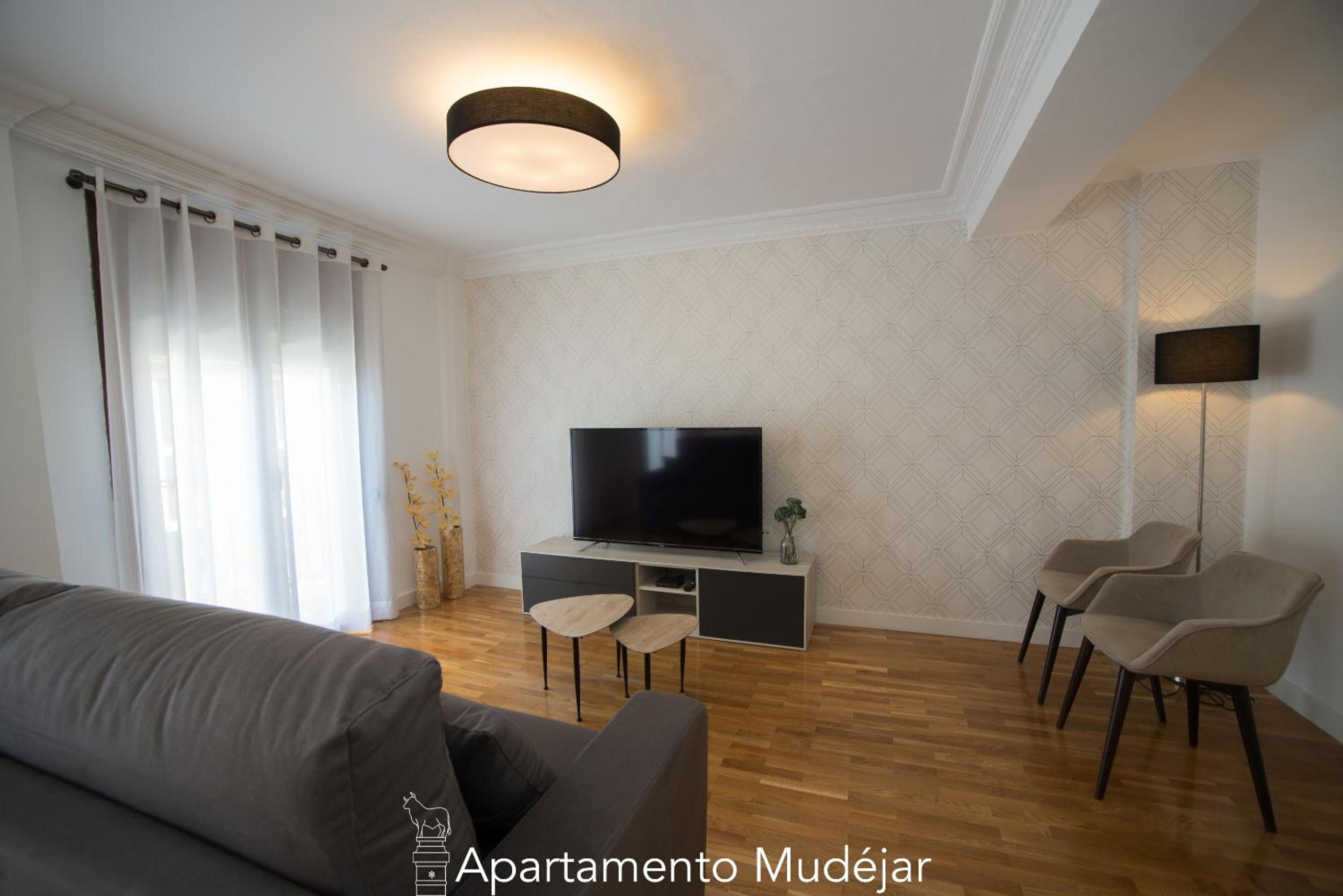 Apartment with Shower - Photo 19