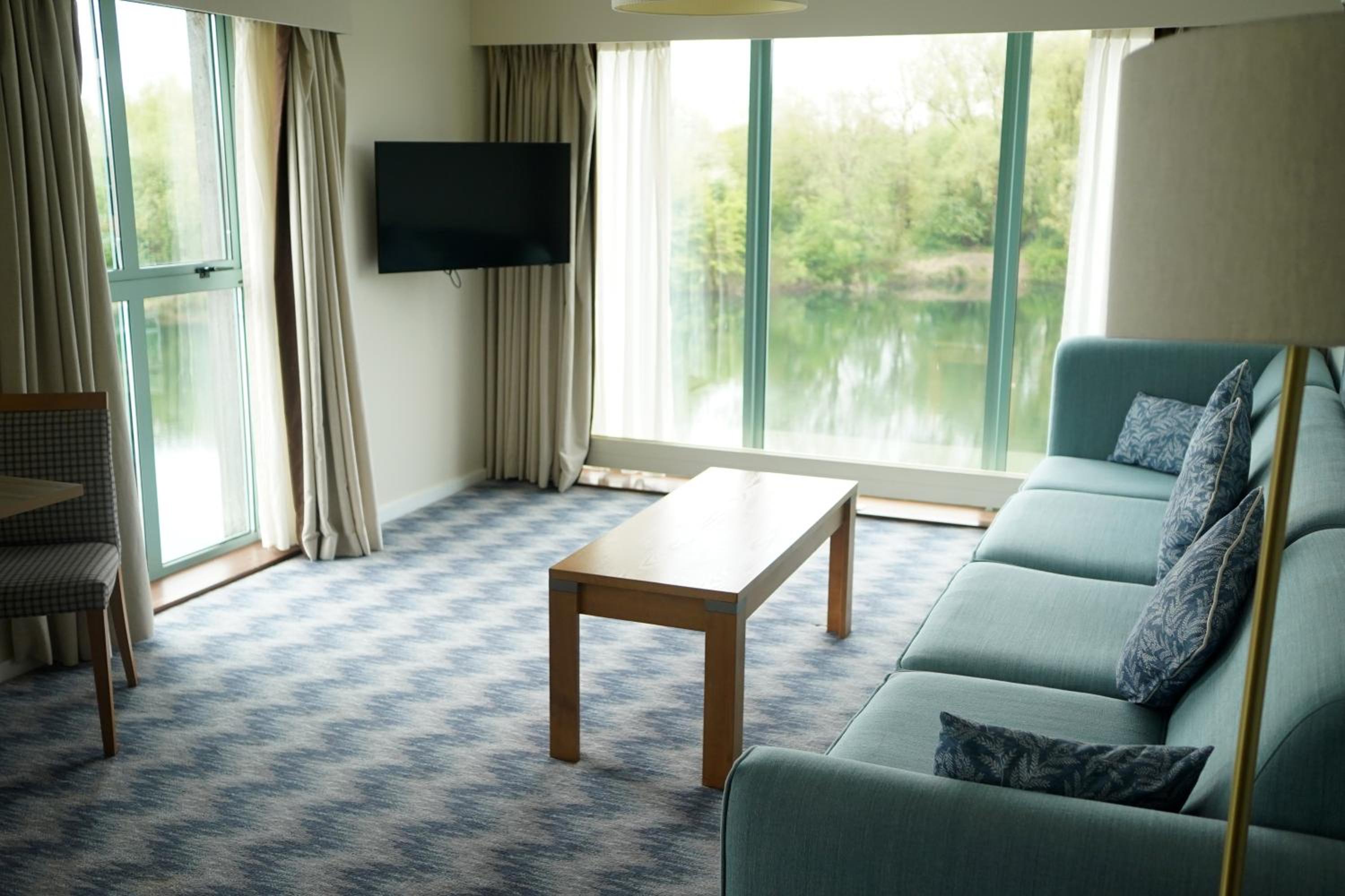 Suite - Photo 2