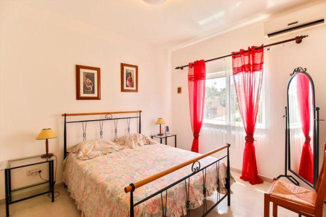 Three-Bedroom House photo 1