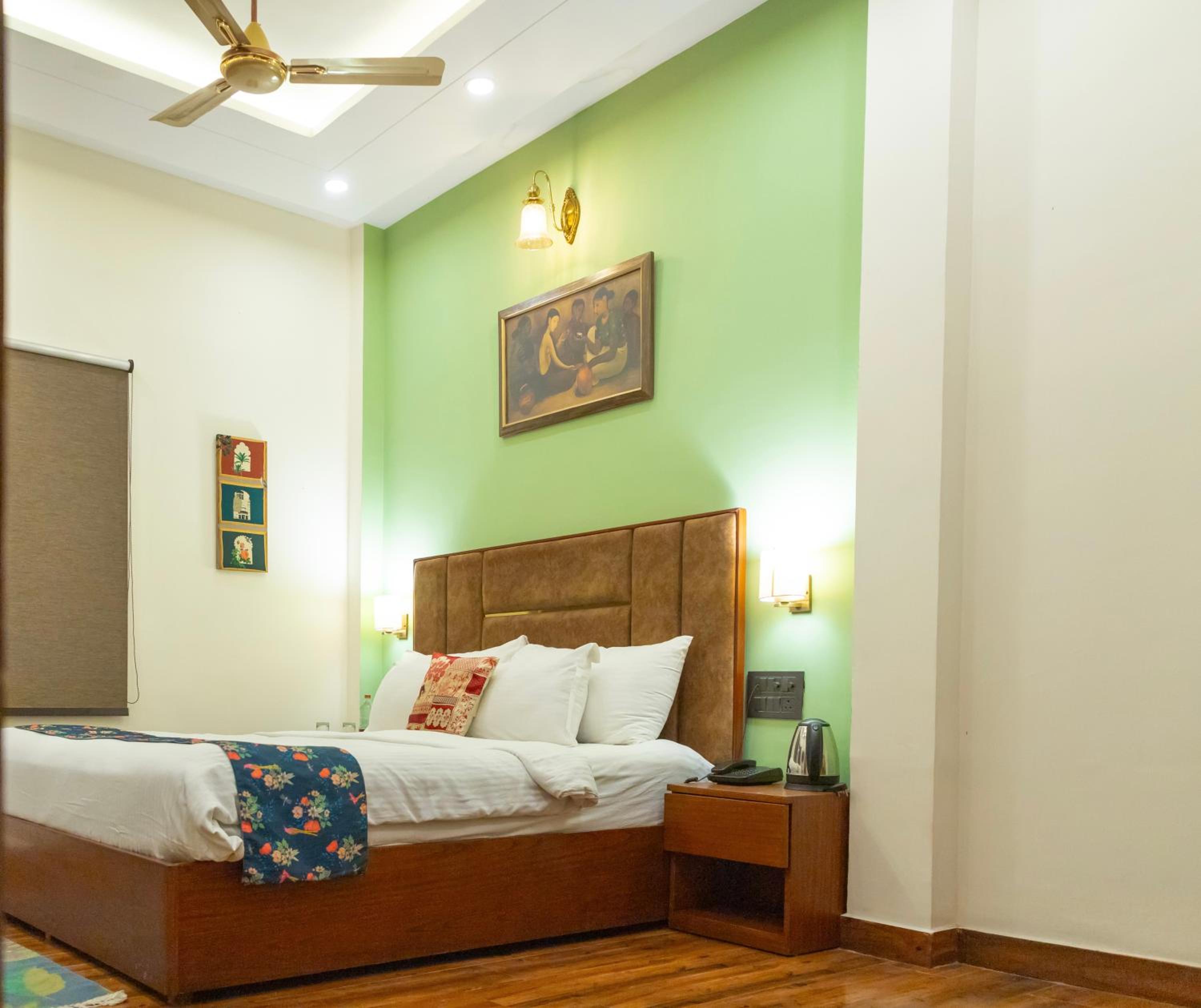 Executive Suite - Photo 4
