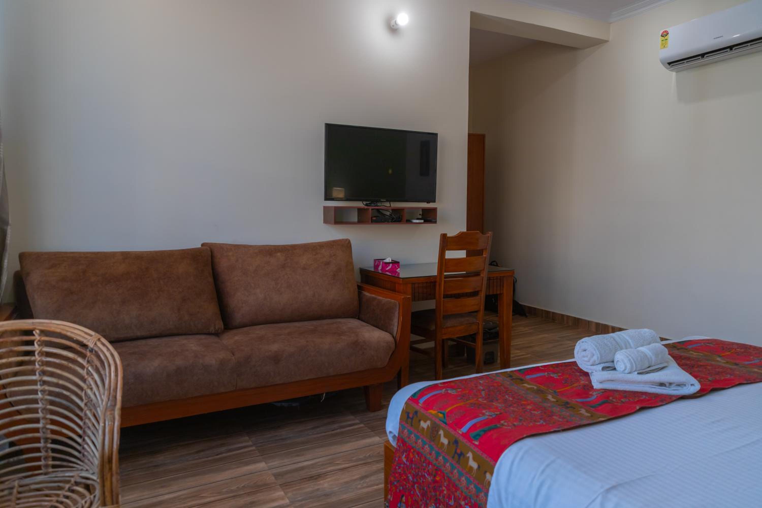 Superior King Room - Photo 4