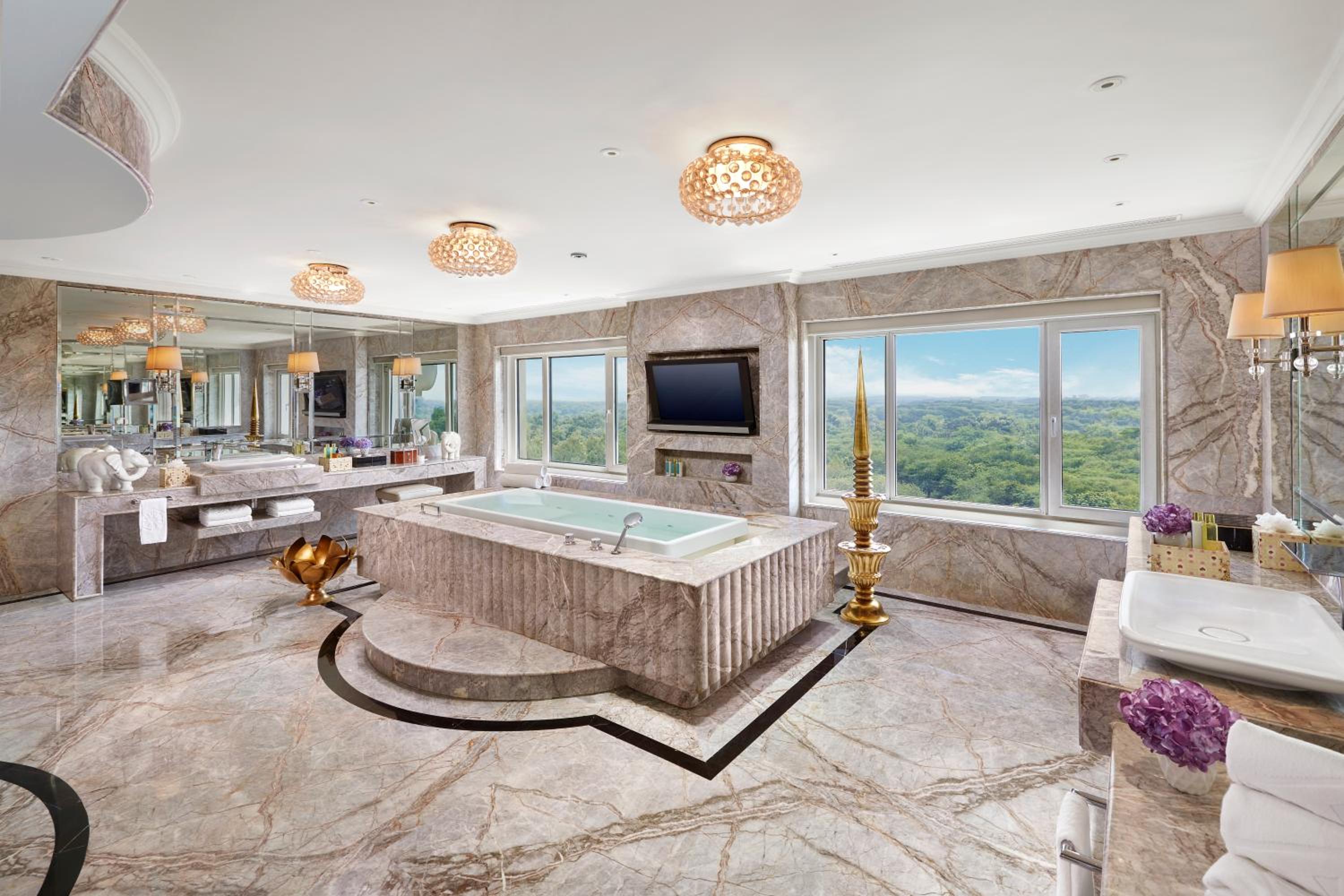 Tata Suite 2 Bed King/ Twin Pool View