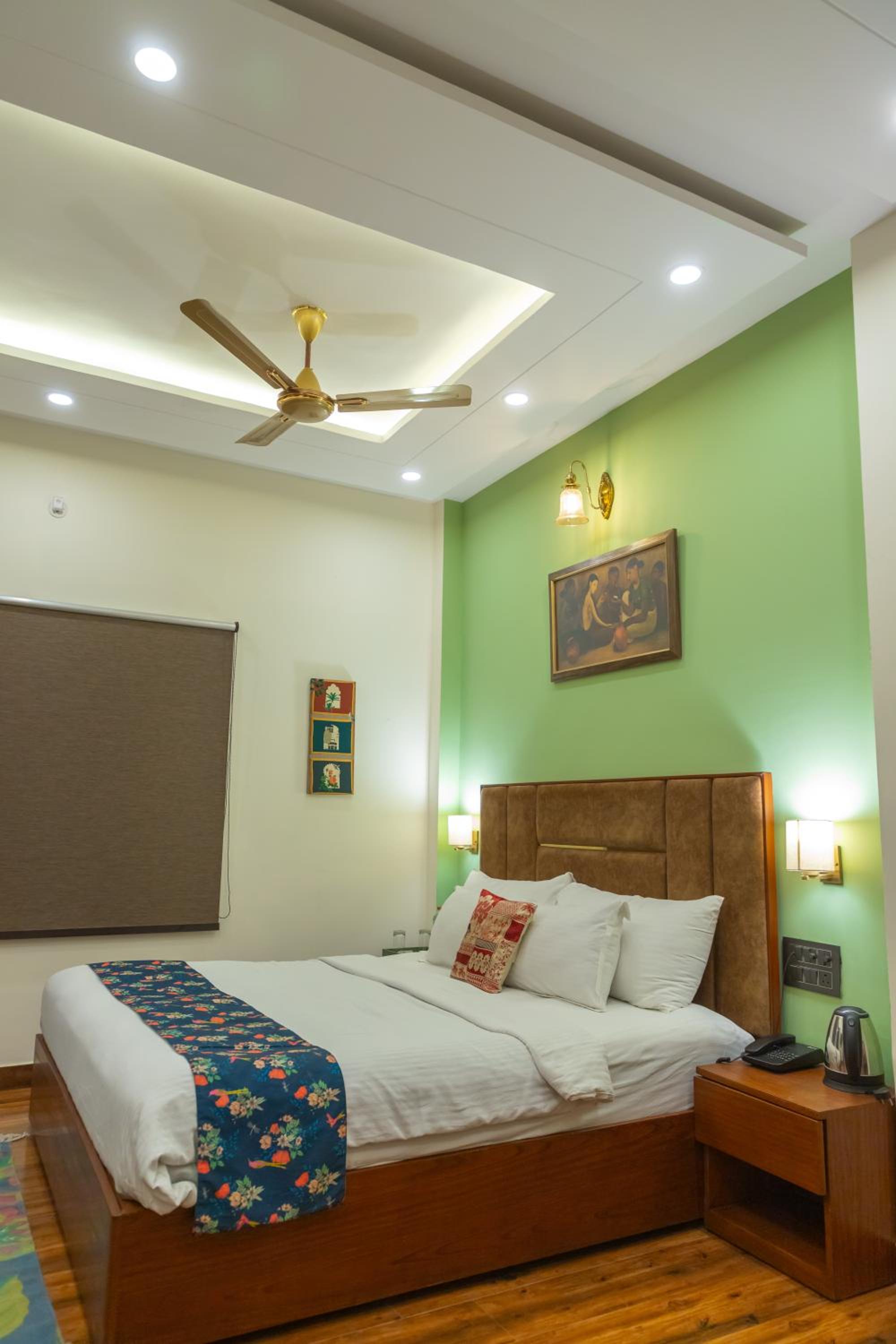 Executive Suite - Photo 3