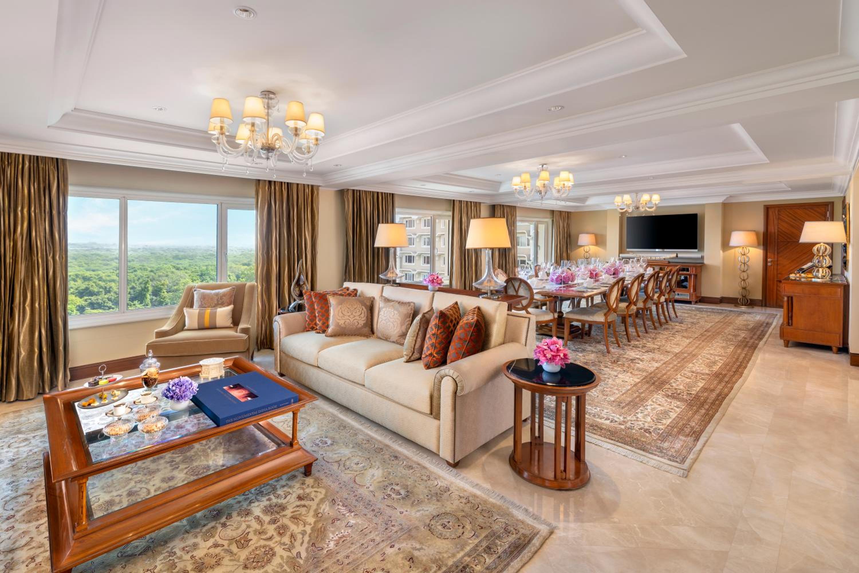 Tata Suite 2 Bed King/ Twin Pool View