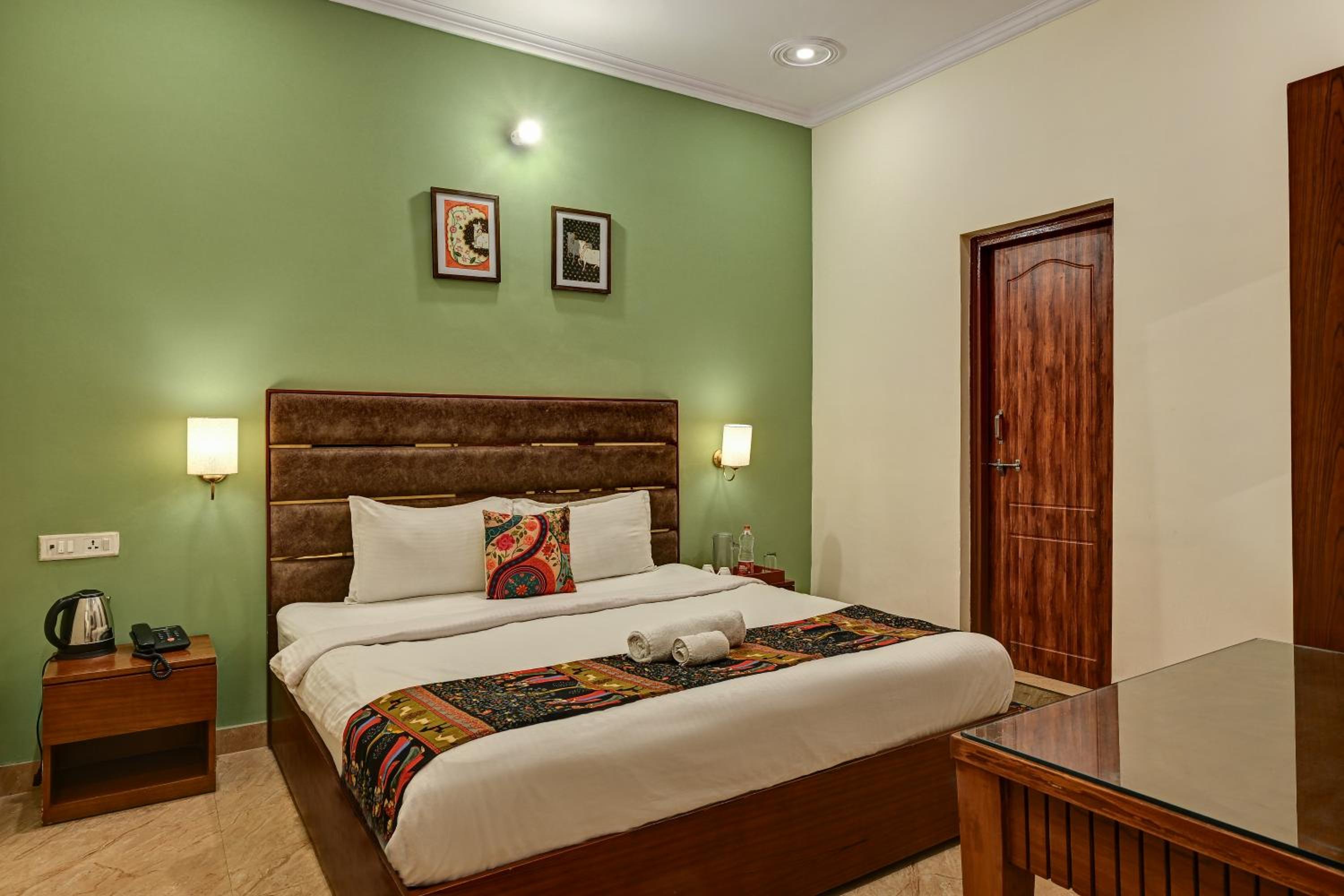 Deluxe Room - Photo 4