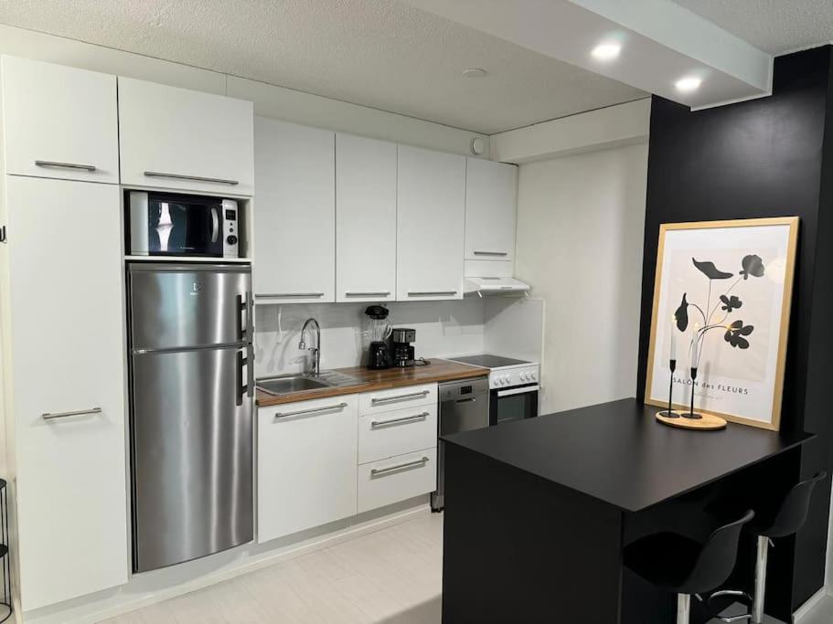 One-Bedroom Apartment photo 2