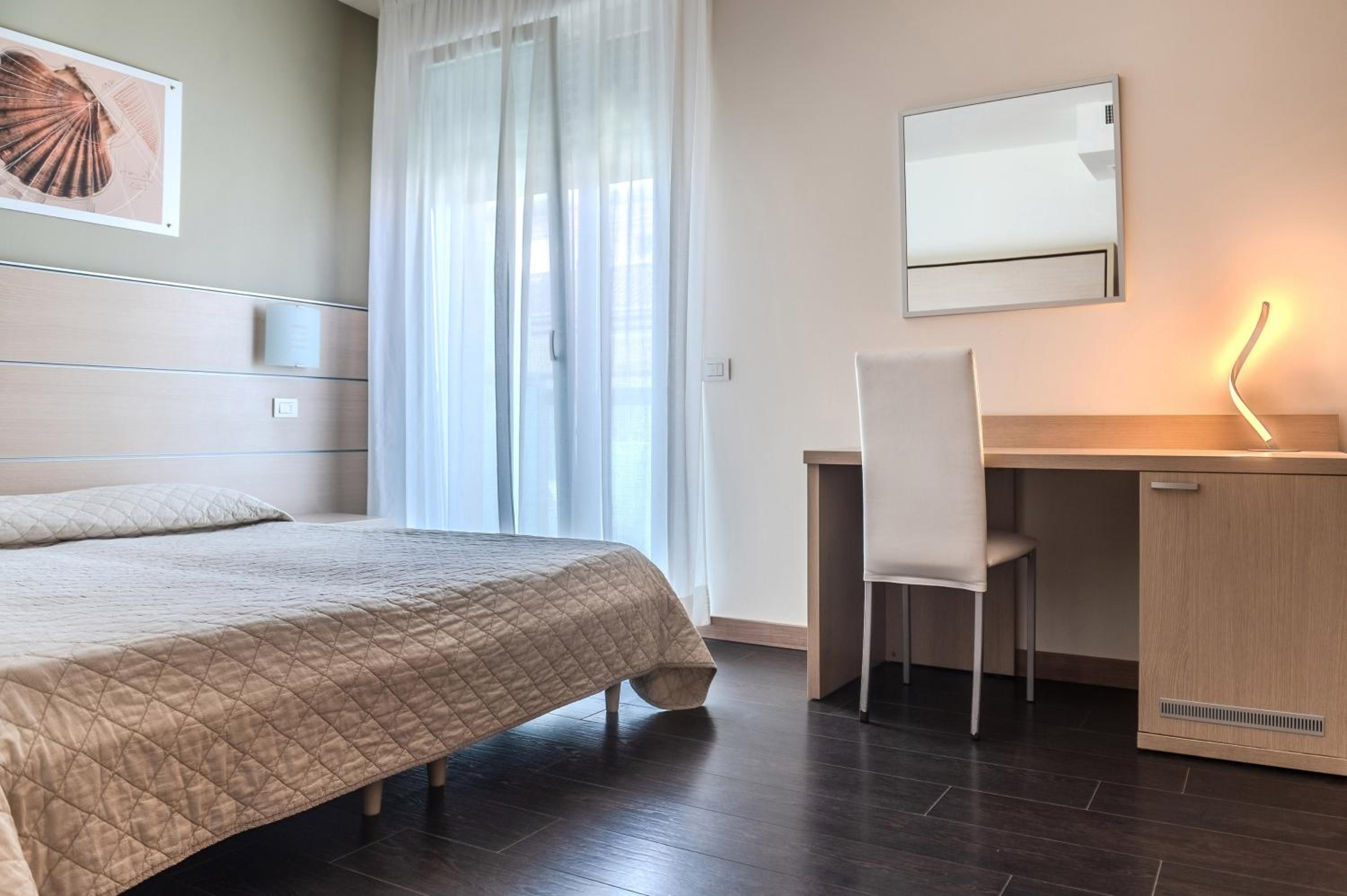Superior Triple Room with Partial Sea View and Terrace