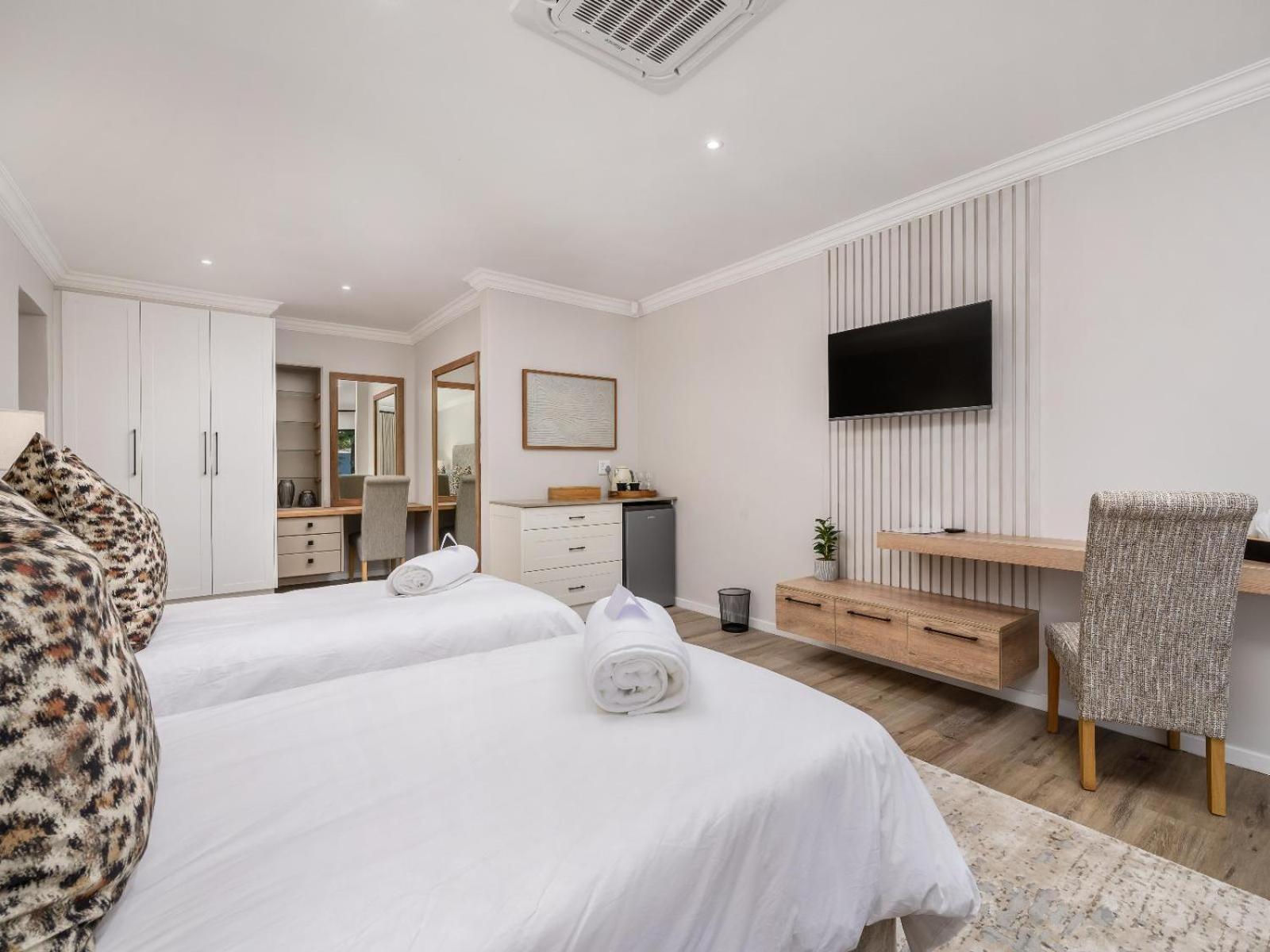 Premier Twin Room photo 2